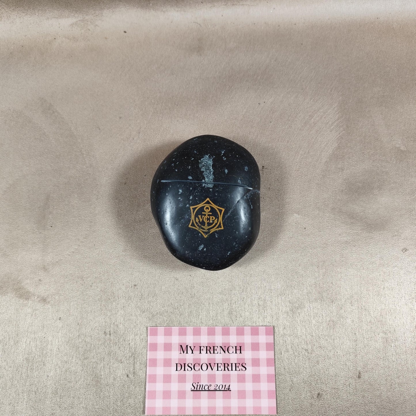 Presse-papiers Veuve Clicquot en pierre noire Objet publicitaire Champagne