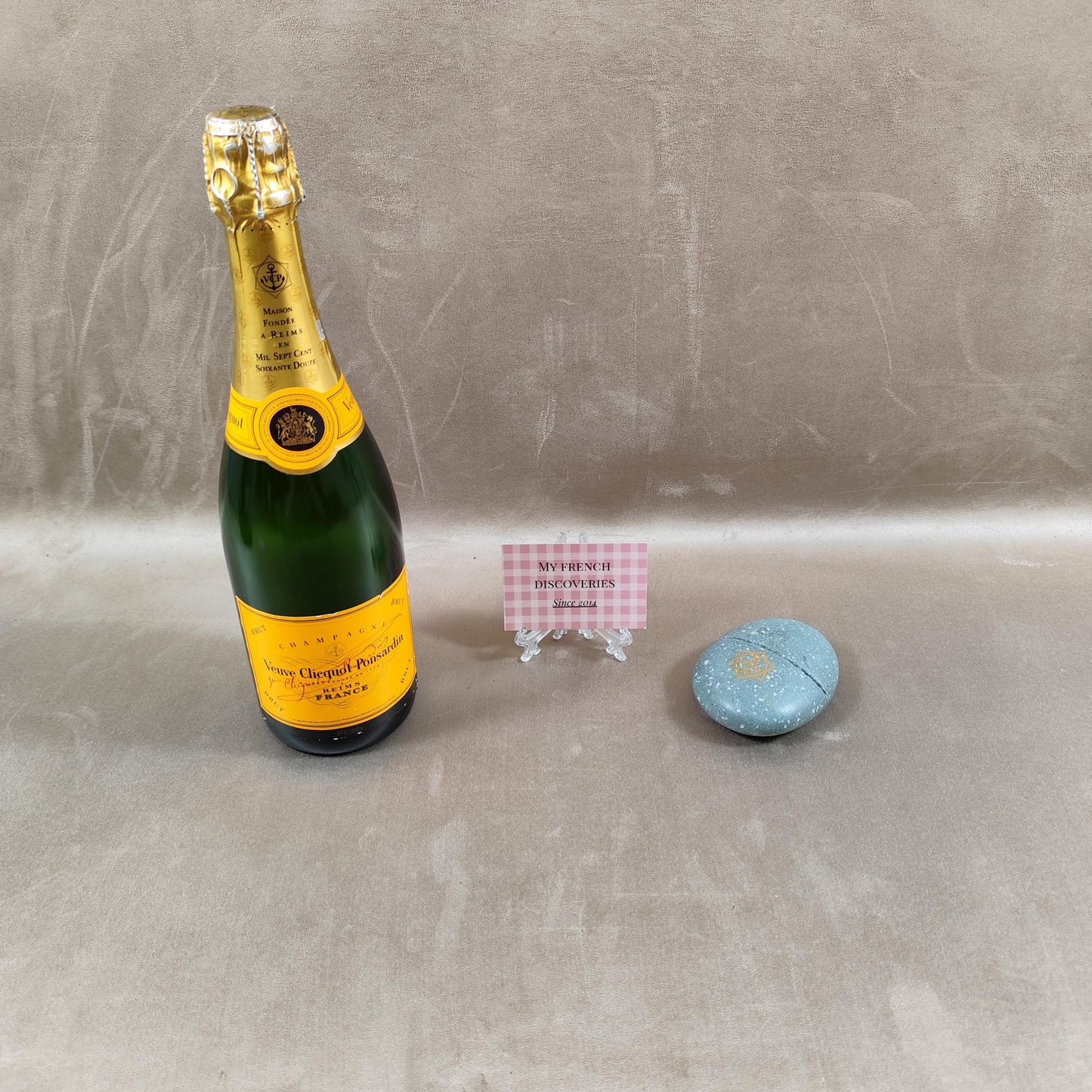 Presse-papiers Veuve Clicquot en pierre bleue Objet publicitaire Champagne