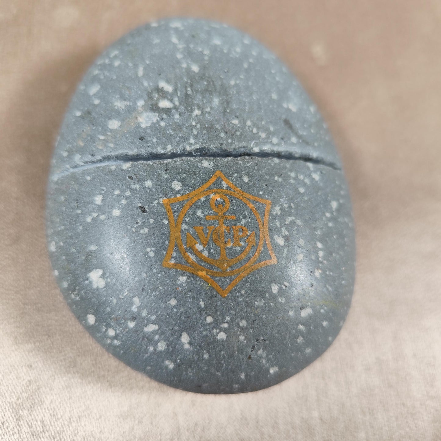 Presse-papiers Veuve Clicquot en pierre bleue Objet publicitaire Champagne