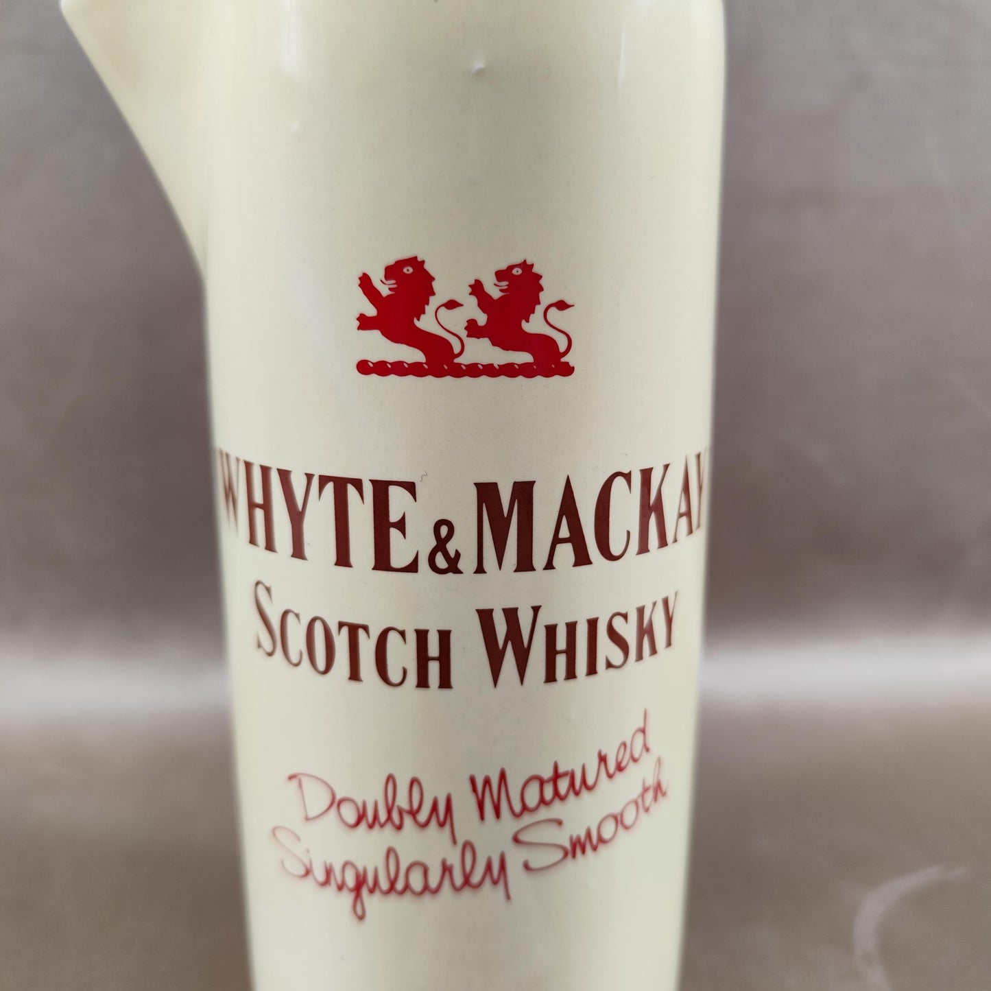 Pichet Whyte & Mackay en céramique Scotch Whisky Wade PDM England Vintage