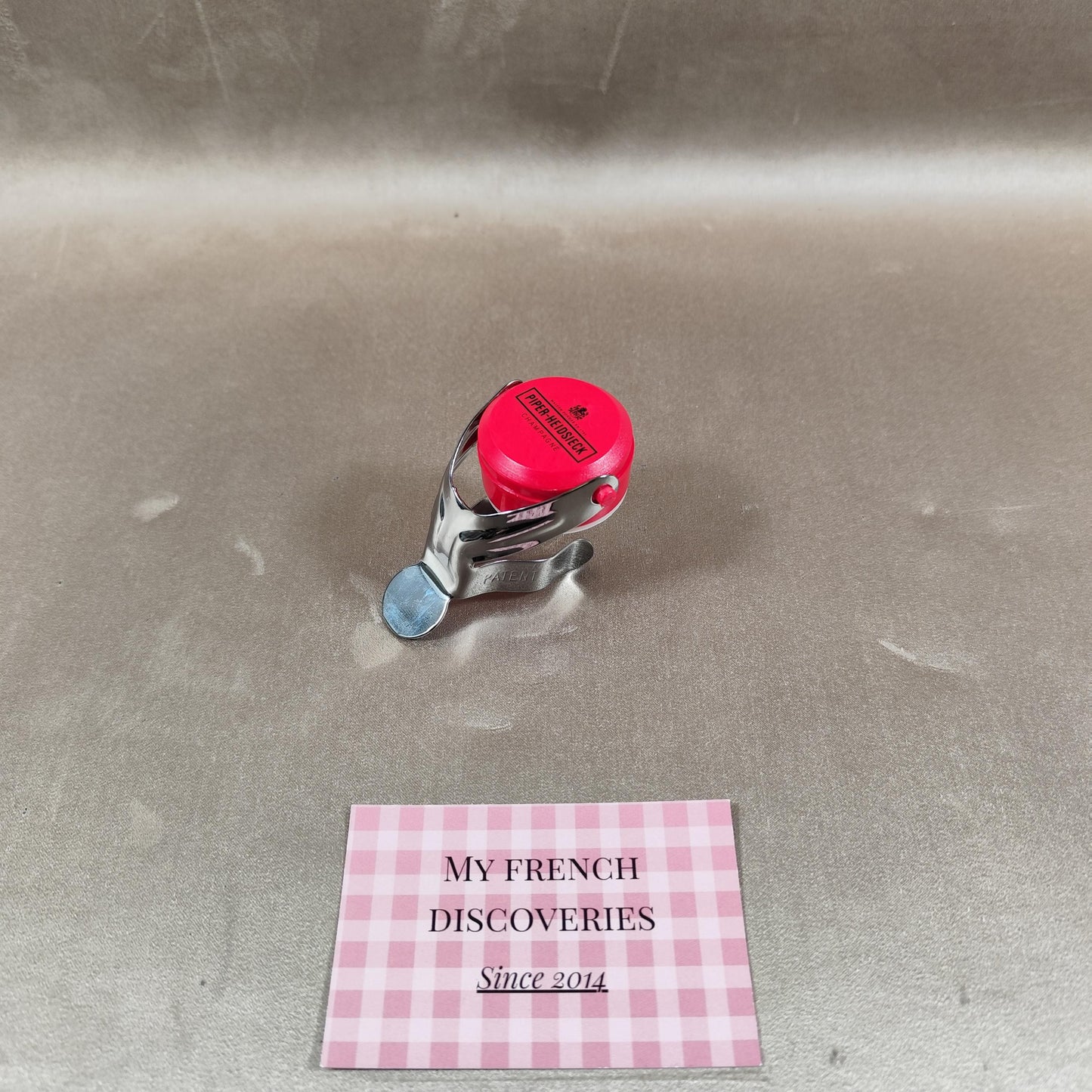 Bouchon stoppeur de champagne Piper-Heidsieck Plastique rouge et métal Accessoire bar