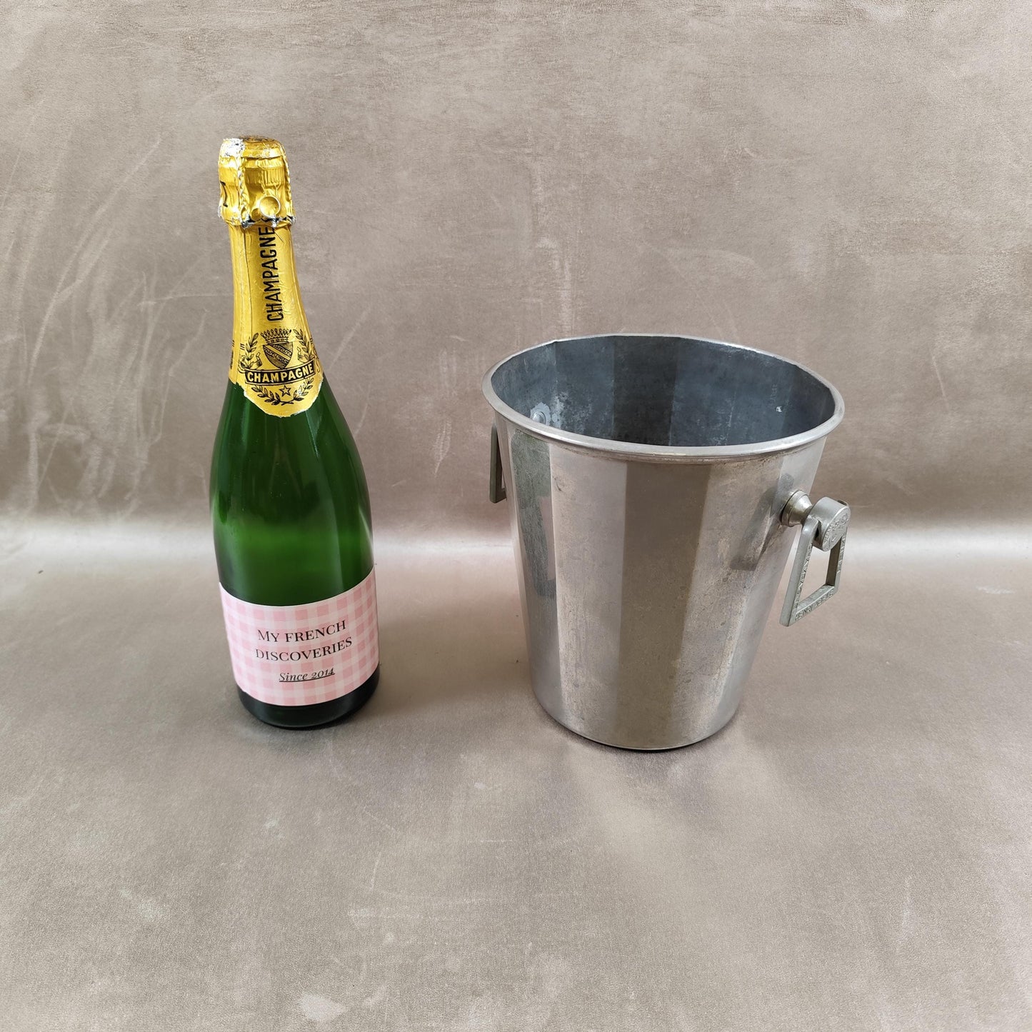 RARE Seau à champagne Henri Abelé par André Leroy T.L en métal Vintage