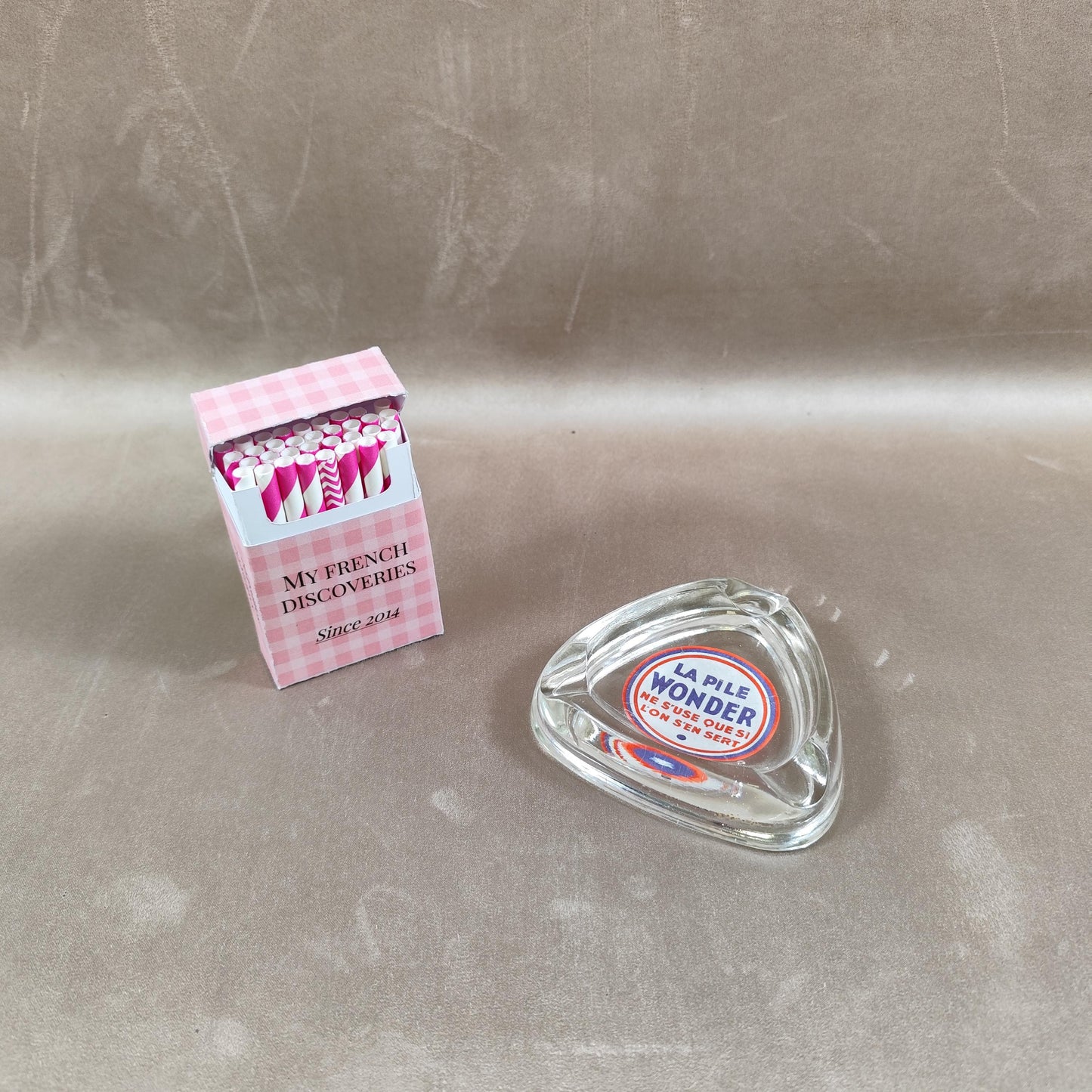 RARE Cendrier publicitaire ancien La Pile Wonder en verre épais Objet publicitaire vintage français