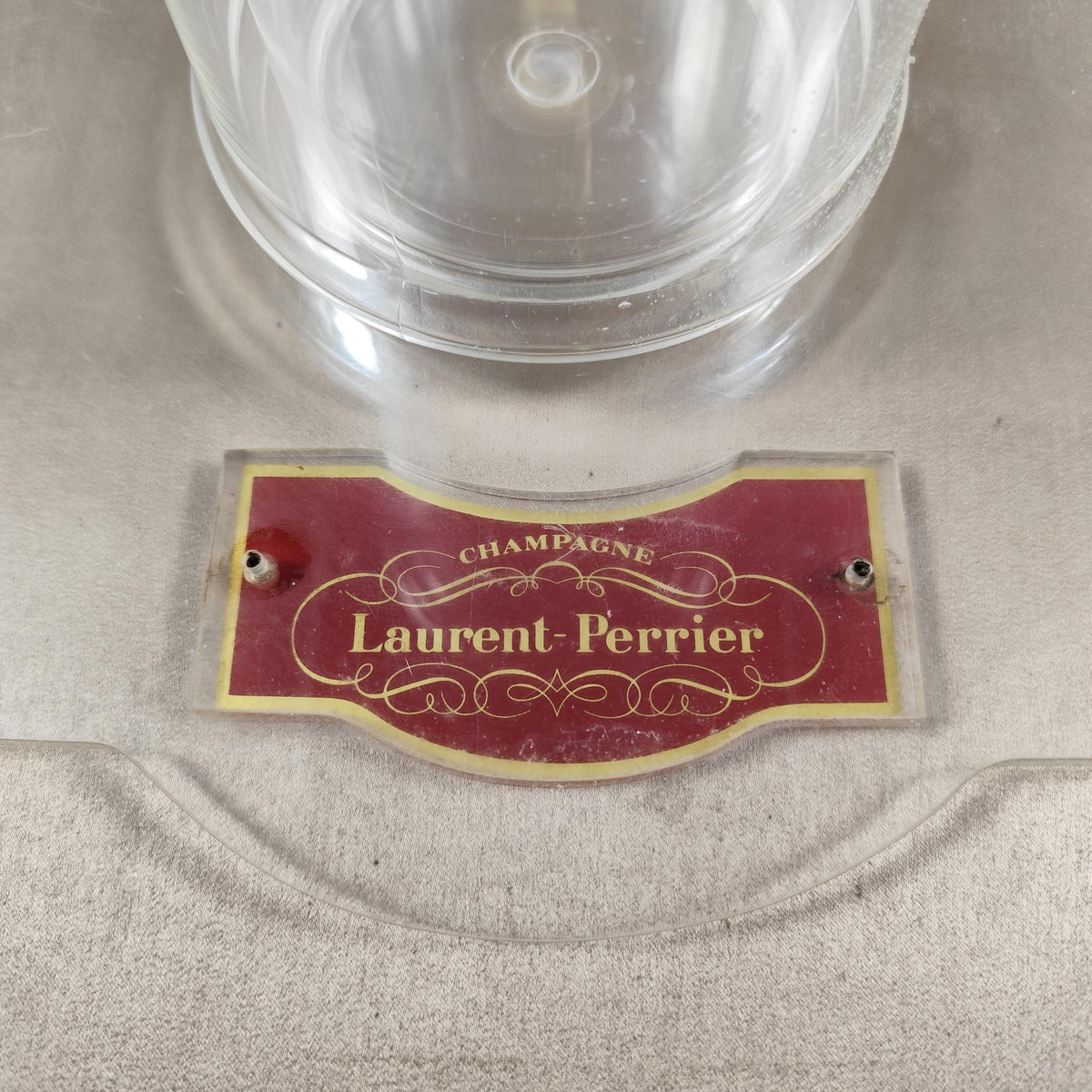 Présentoir à champagne Laurent-Perrier en plexiglas Support publicitaire Vintage