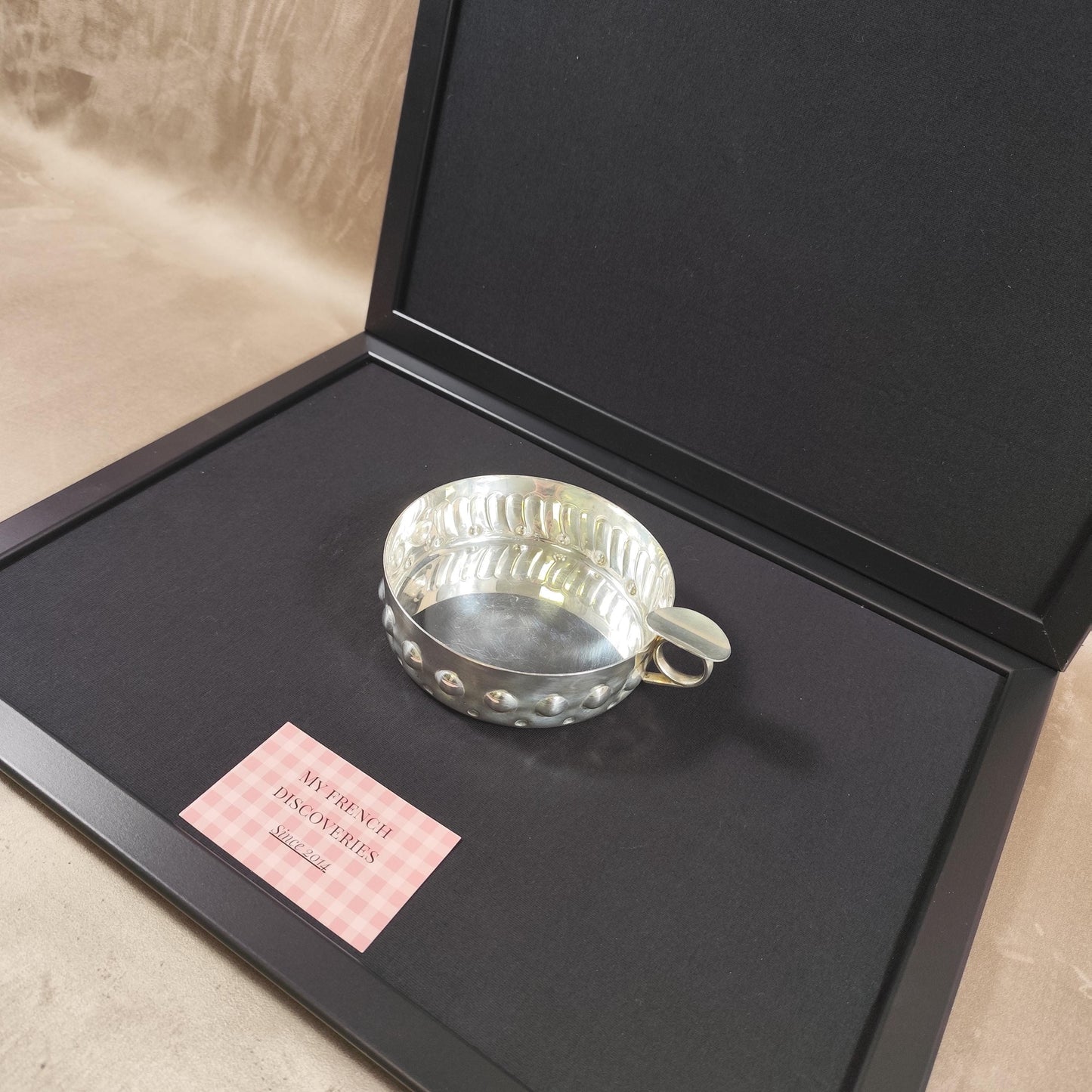 Tastevin ancien grand modèle en métal argenté Poinçon dorfèvre Accessoire dégustation vin