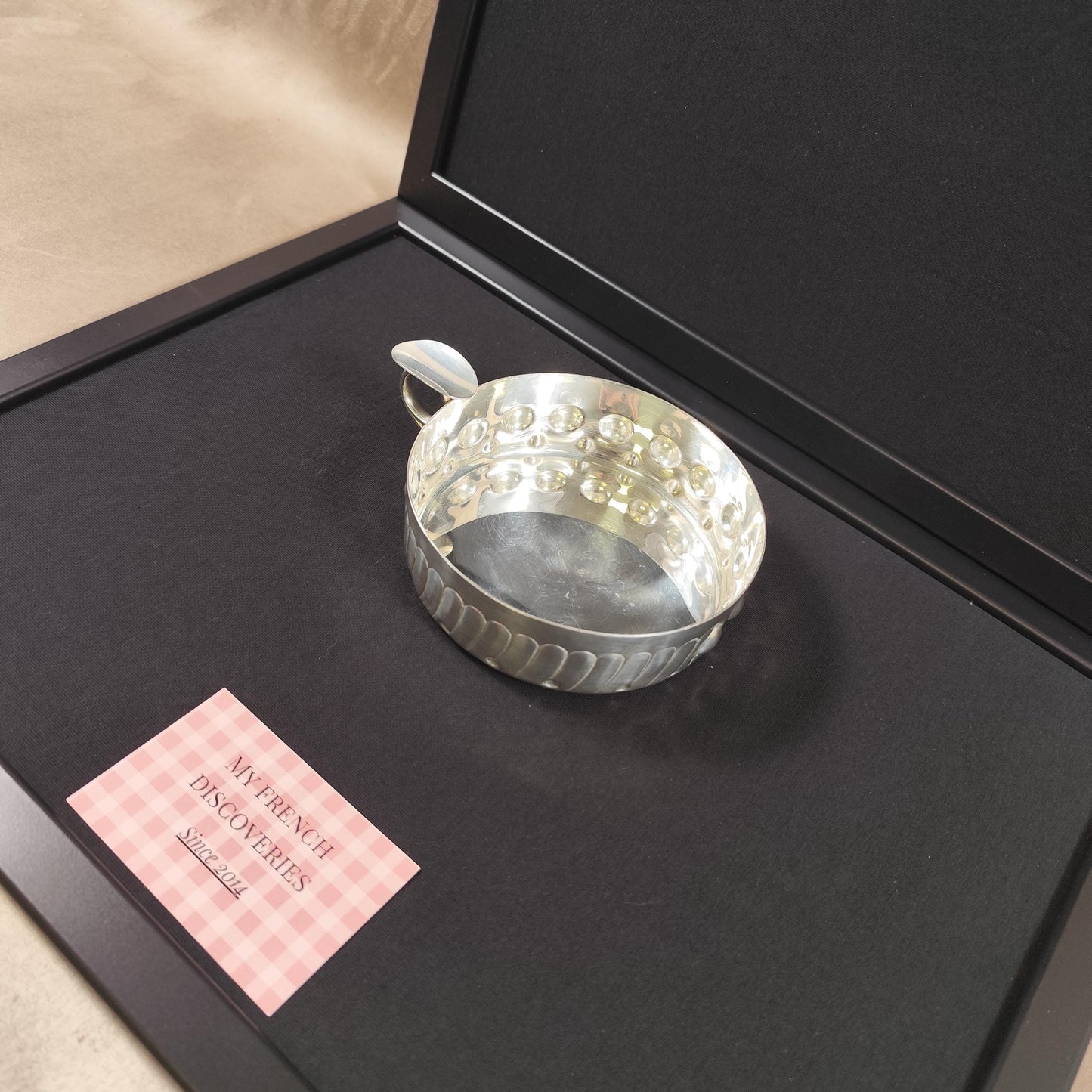 Tastevin ancien grand modèle en métal argenté Poinçon dorfèvre Accessoire dégustation vin