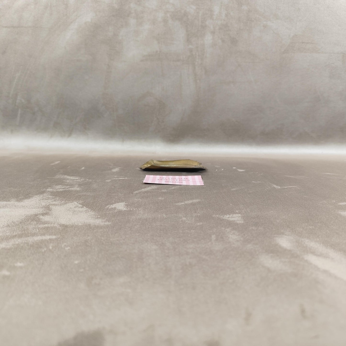 Cendrier publicitaire Chemise Albion en métal Objet ancien Publicité française