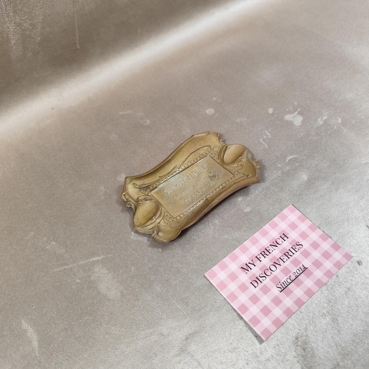 Cendrier publicitaire Chemise Albion en métal Objet ancien Publicité française