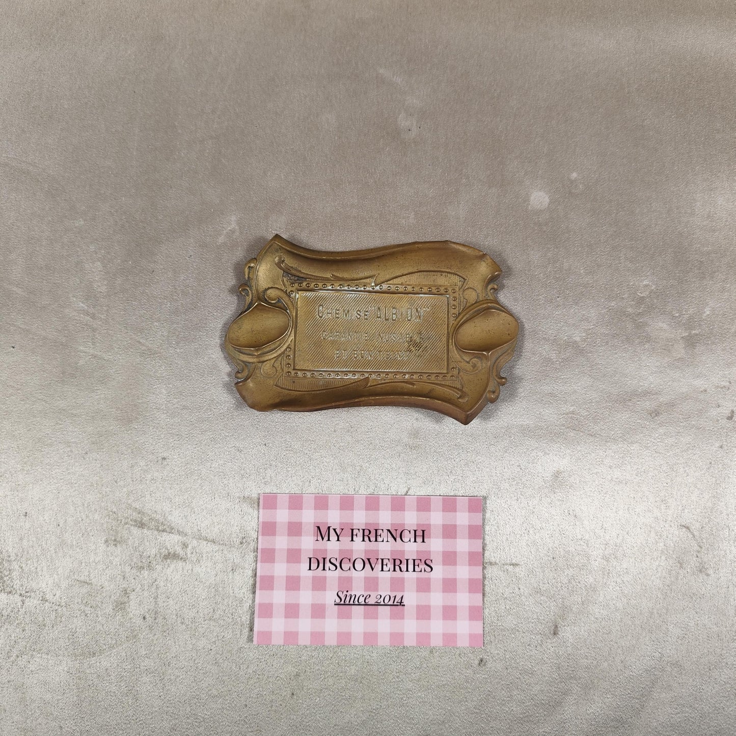 Cendrier publicitaire Chemise Albion en métal Objet ancien Publicité française