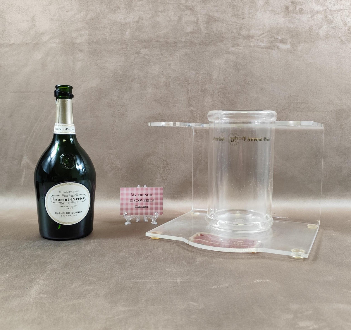Présentoir à champagne Laurent-Perrier en plexiglas Support publicitaire Vintage