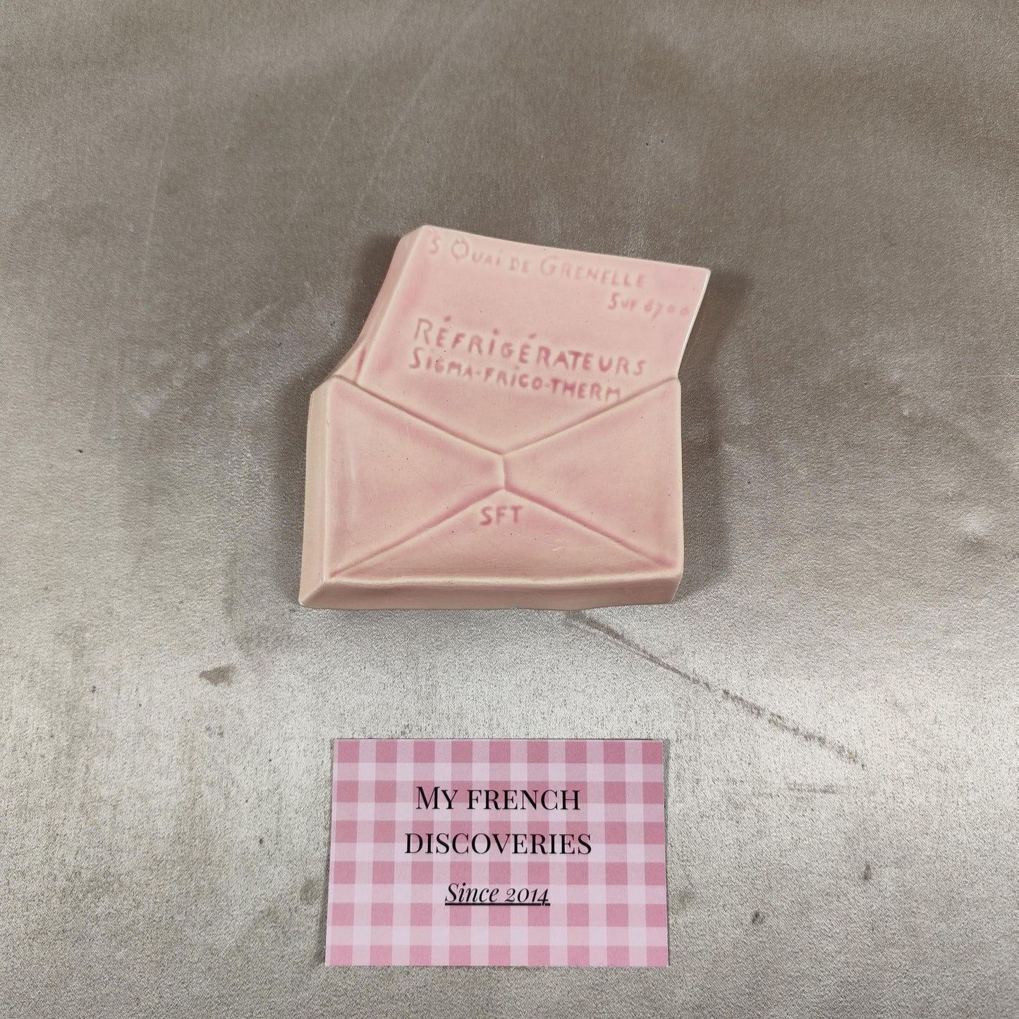 Cendrier publicitaire en porcelaine en forme denveloppe Réfrigérateurs Sigma-Frigo-Therm  Lyon