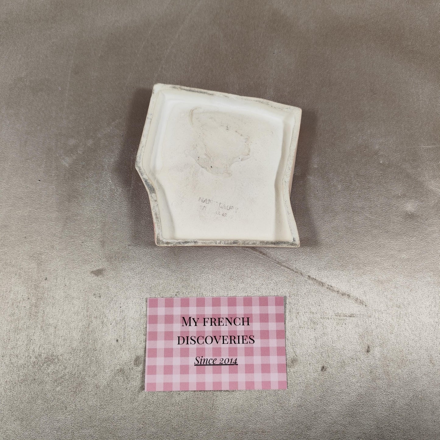 Cendrier publicitaire en porcelaine en forme denveloppe Réfrigérateurs Sigma-Frigo-Therm  Lyon