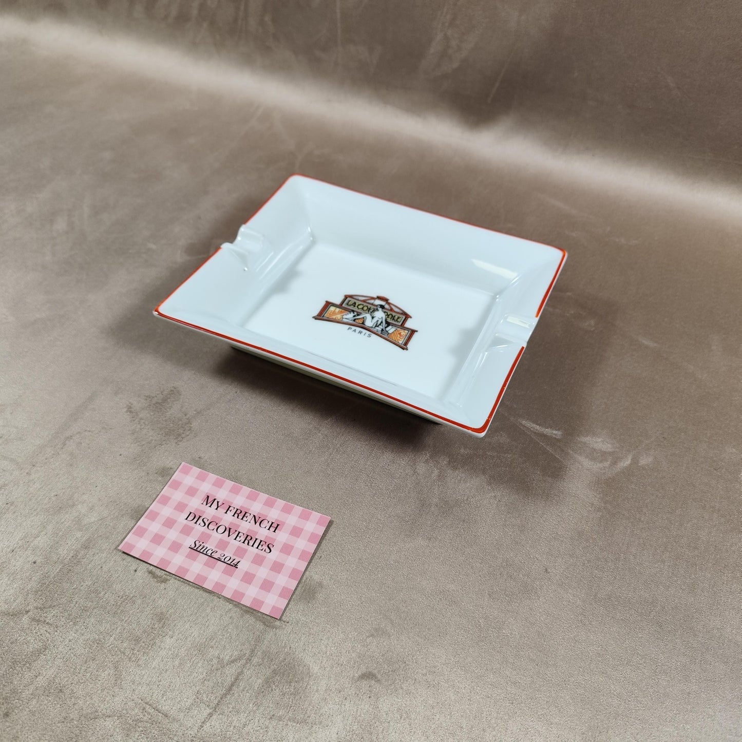 Cendrier publicitaire La Coupole Paris en porcelaine GDA Limoges Vintage