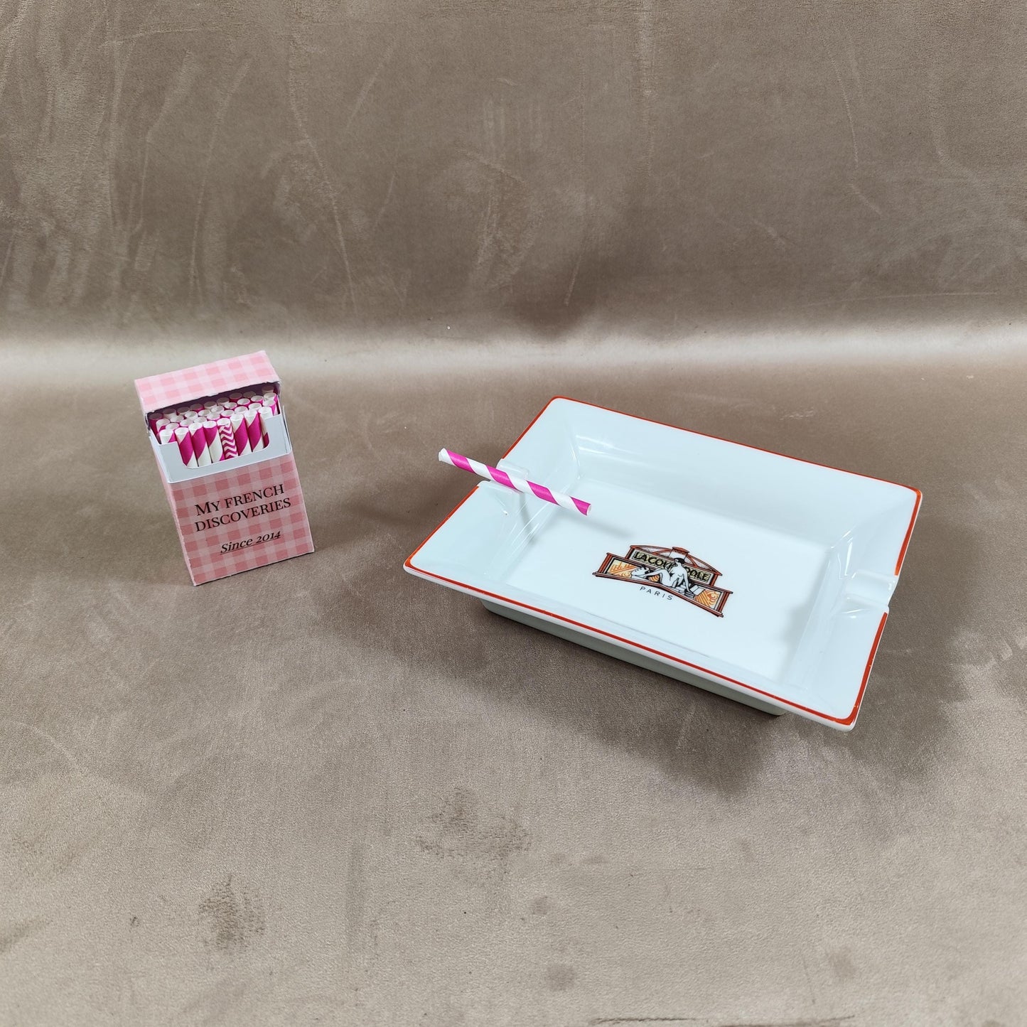 Cendrier publicitaire La Coupole Paris en porcelaine GDA Limoges Vintage