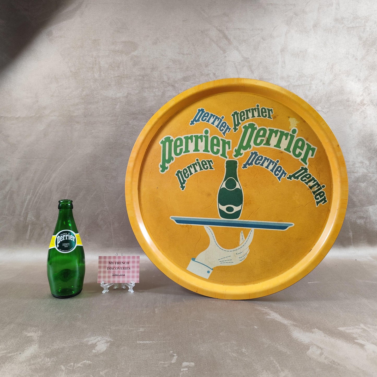 Très grand plateau publicitaire Perrier Métal jaune Art graphique vintage
