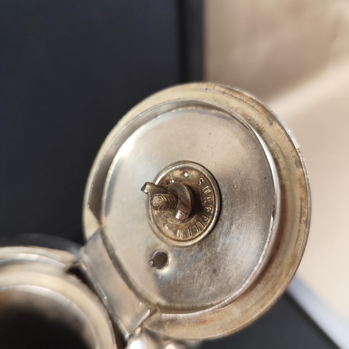 Théière ancienne en métal argenté Mappin & Webb Style classique Sheffield