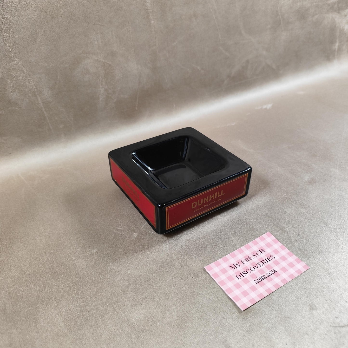 Cendrier carré Dunhill en céramique noire Objet publicitaire vintage
