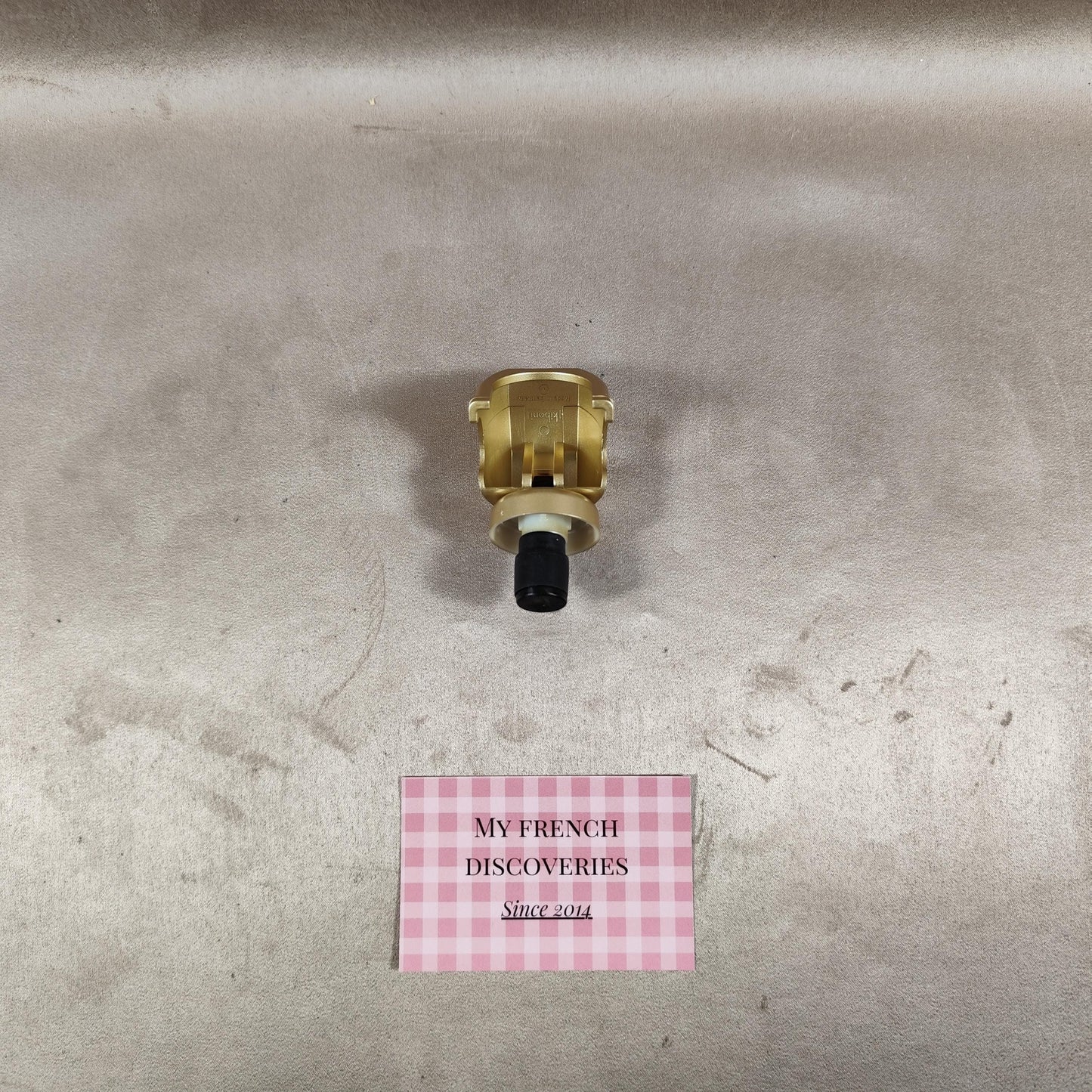 Bouchon stoppeur champagne Piper-Heidsieck en plastique doré Accessoire publicitaire