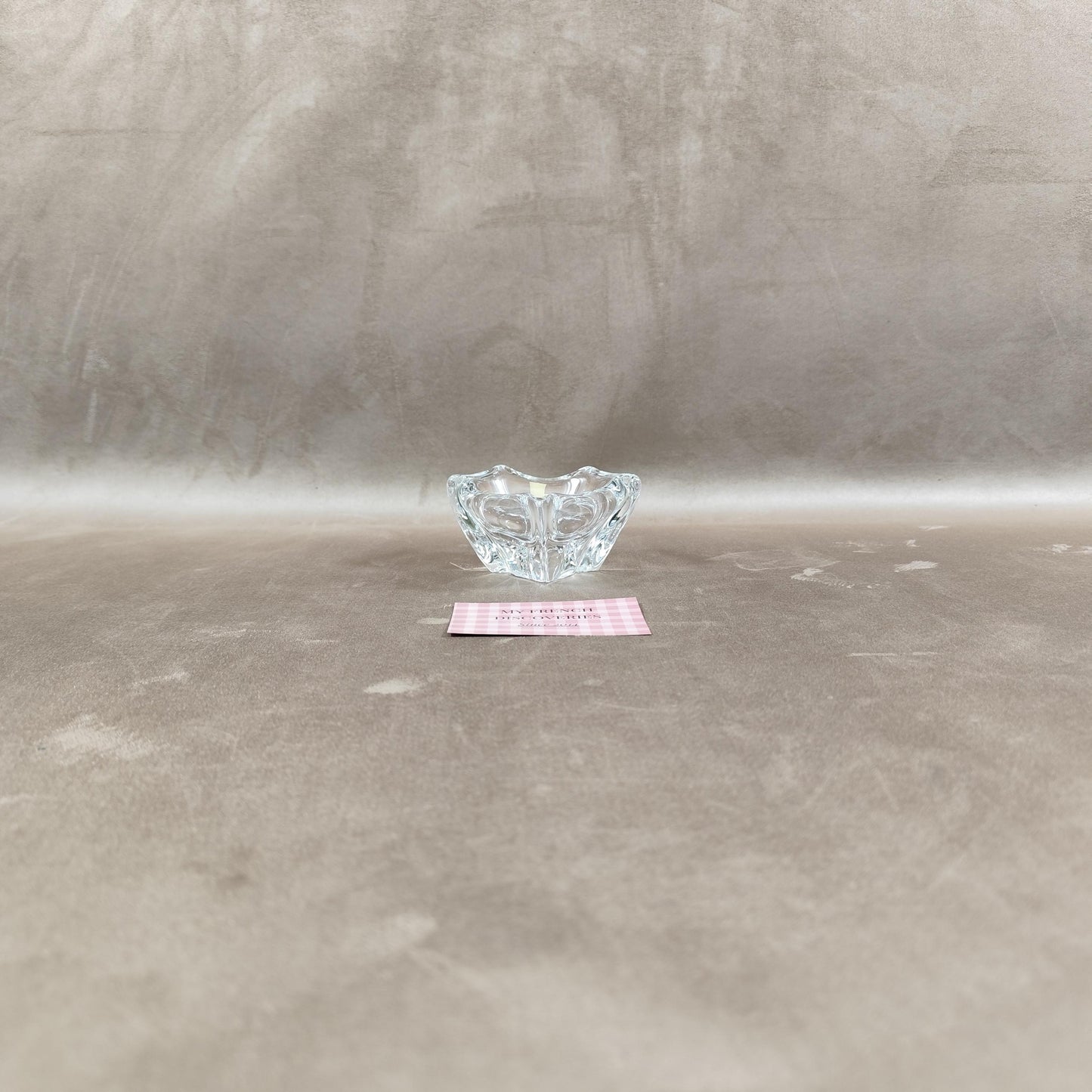 Cendrier en cristal Daum signé Modèle triangulaire Cristal français vintage