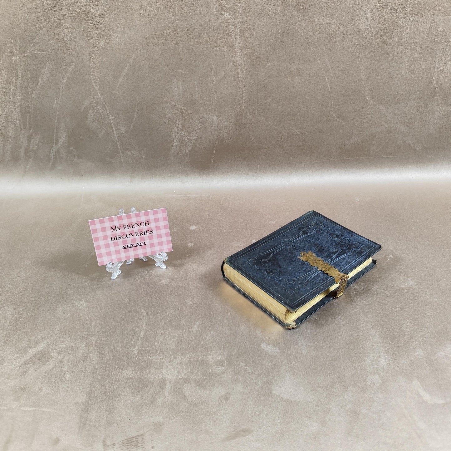 Album photo ancien en cuir avec fermoir en laiton Fin XIXe siècle Photographies anciennes