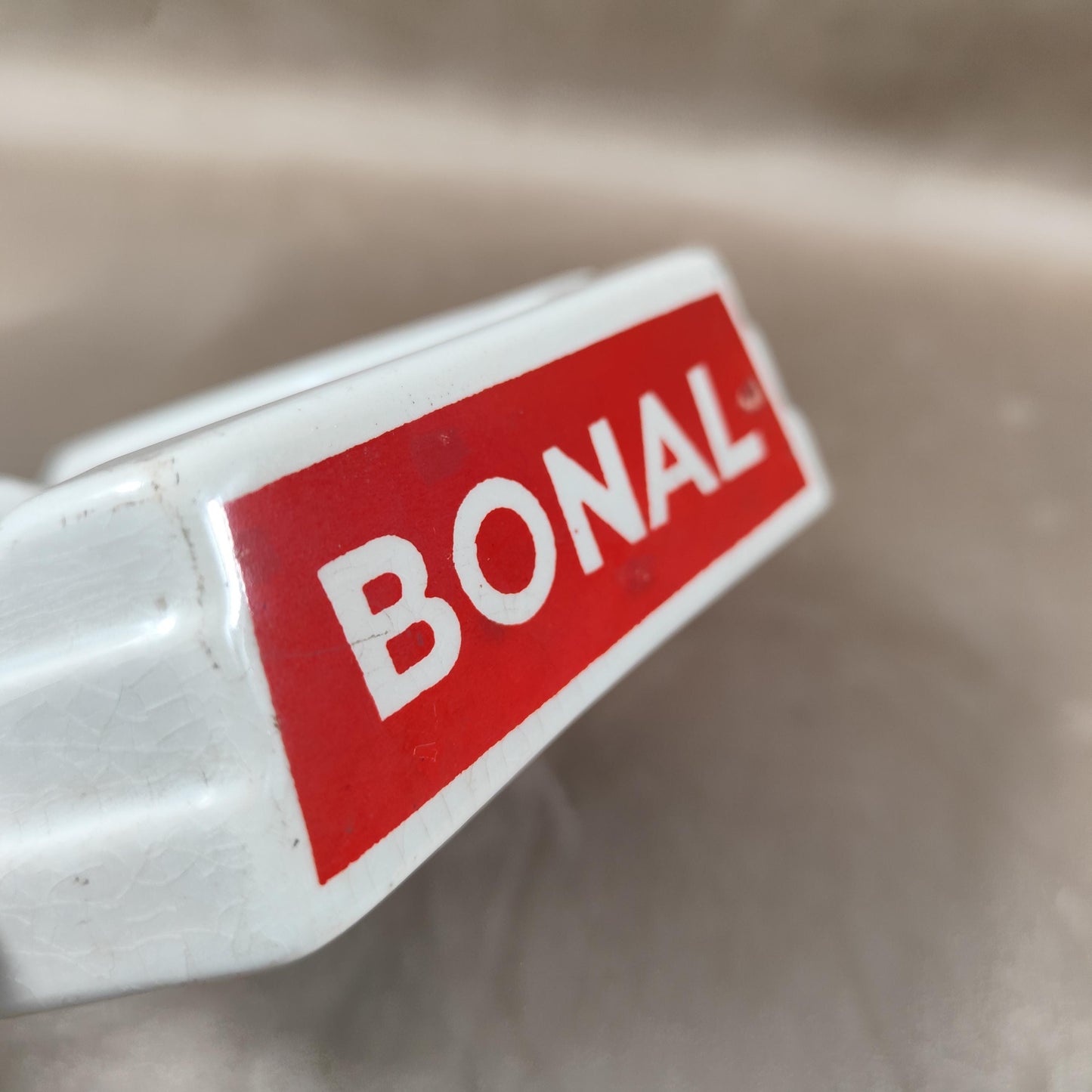 Cendrier publicitaire BONAL en céramique Faïencerie de Monet Apéritif