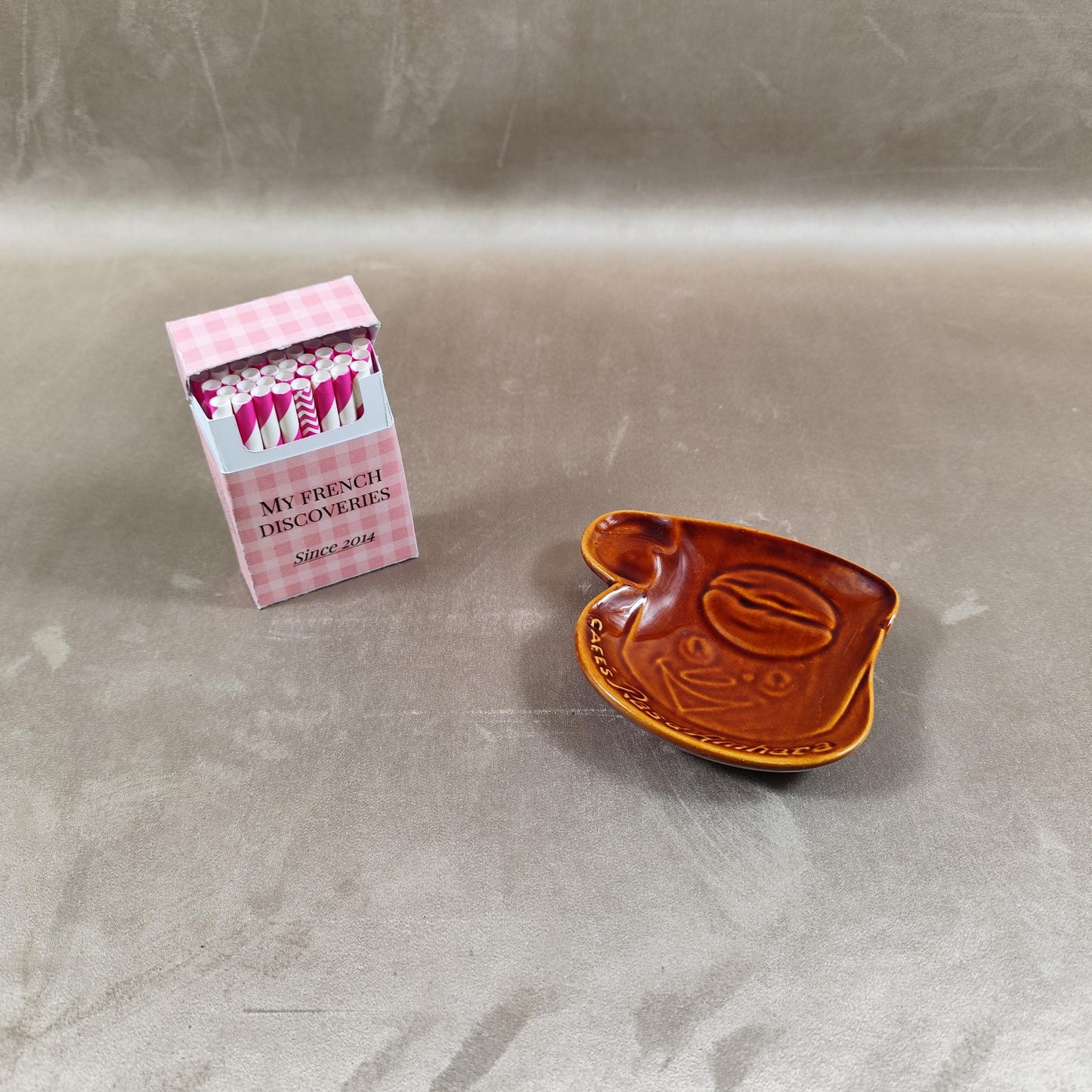 Cendrier publicitaire Cafés Ras dAmbre en céramique Forme visage Vintage