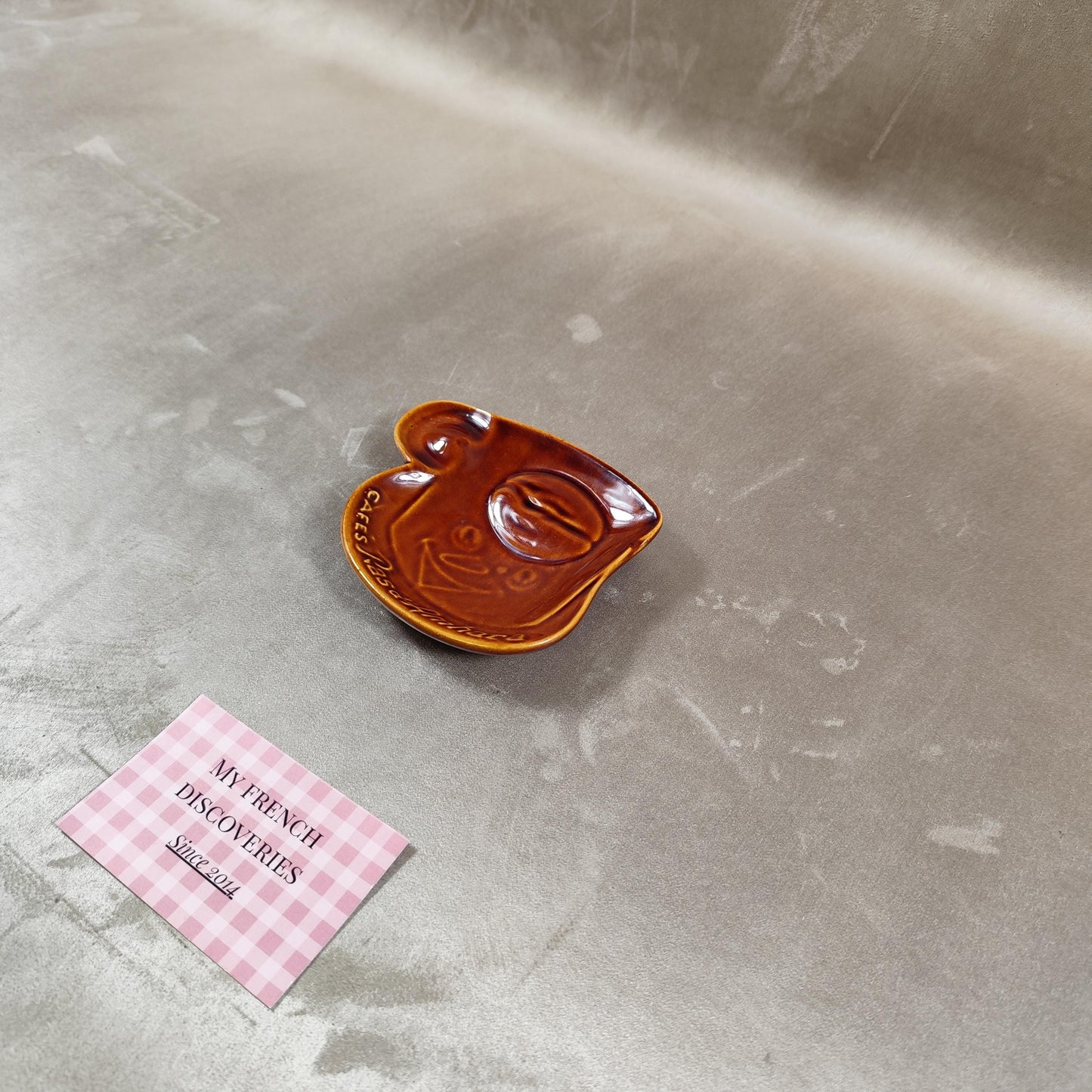 Cendrier publicitaire Cafés Ras dAmbre en céramique Forme visage Vintage