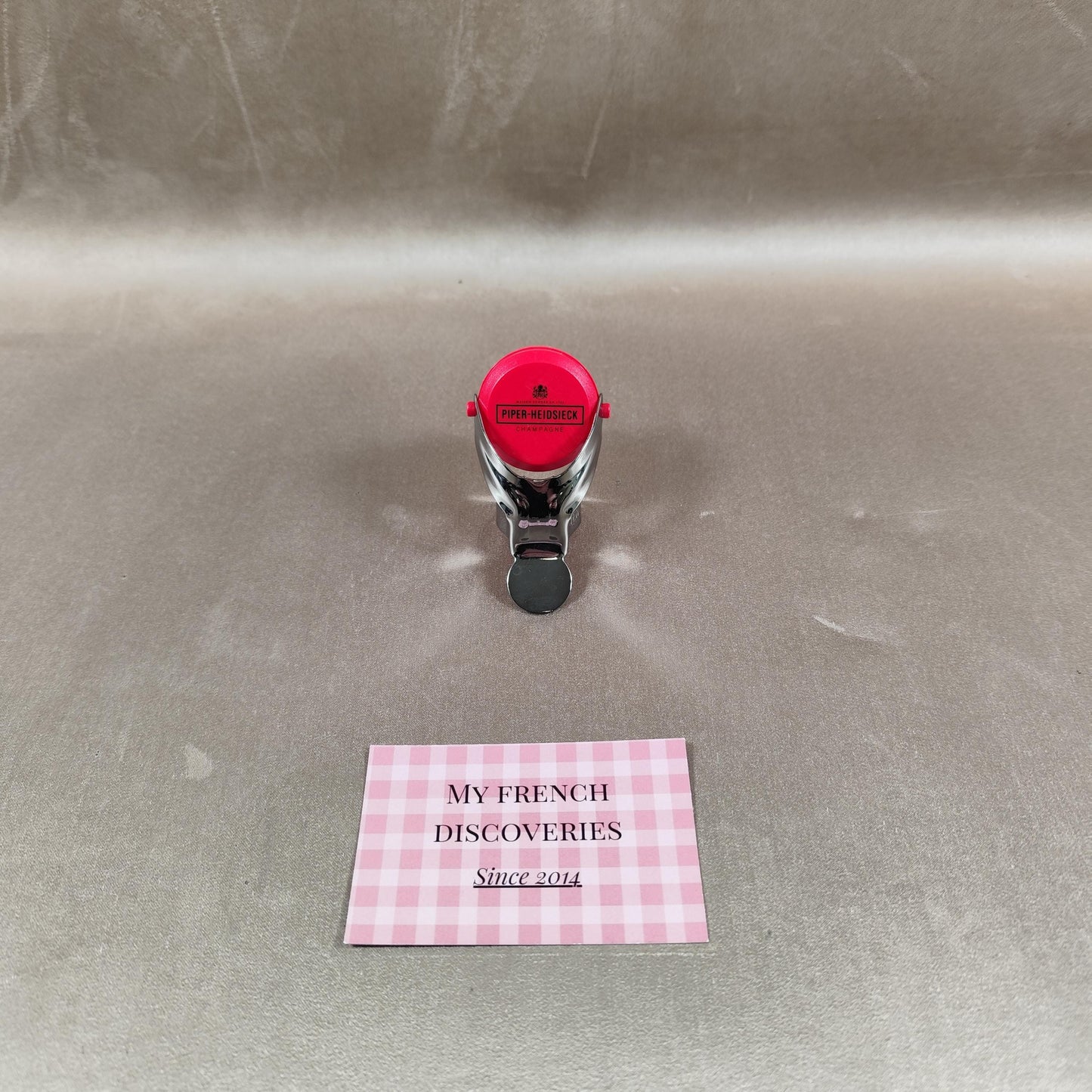 Bouchon stoppeur de champagne Piper-Heidsieck Plastique rouge et métal Accessoire bar