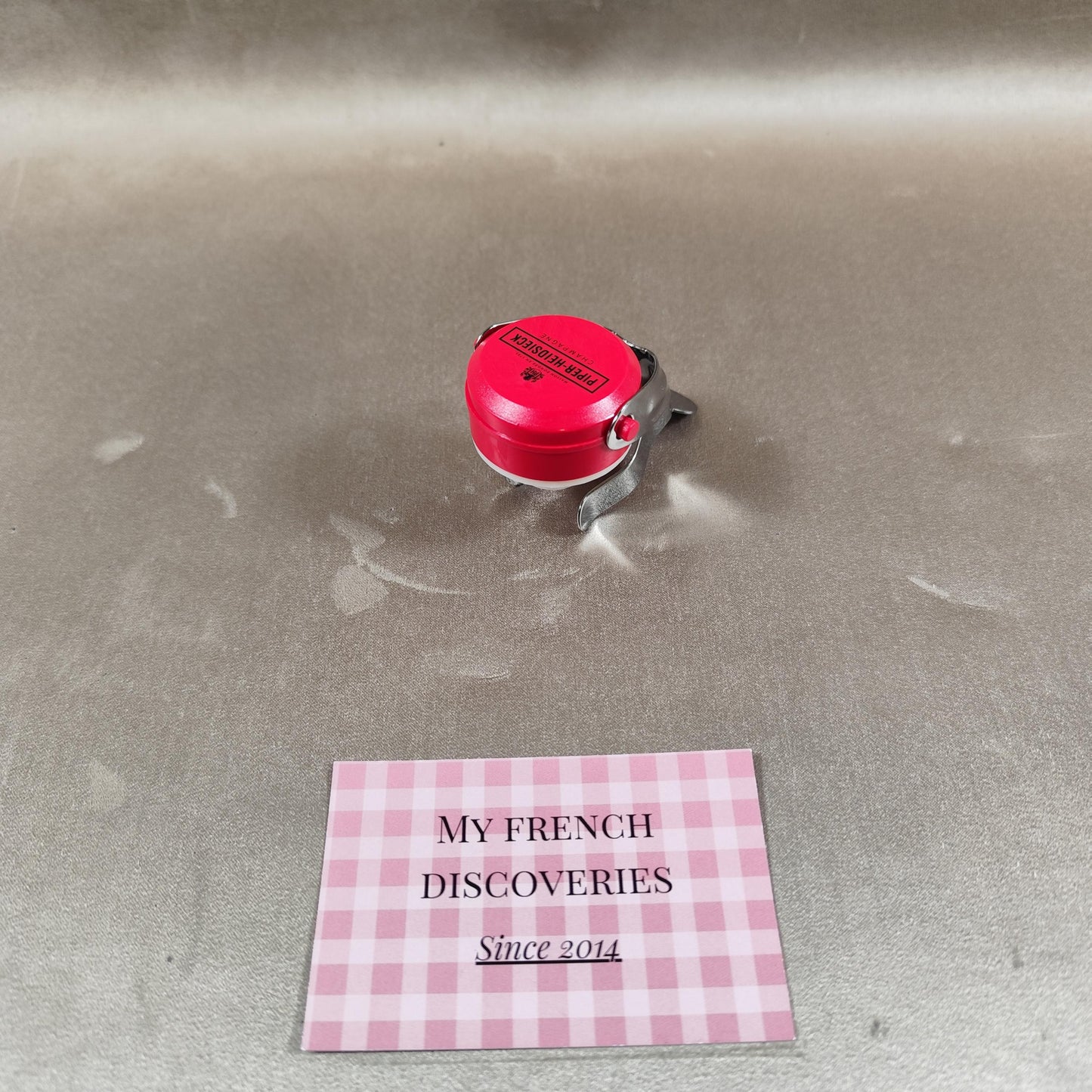 Bouchon stoppeur de champagne Piper-Heidsieck Plastique rouge et métal Accessoire bar