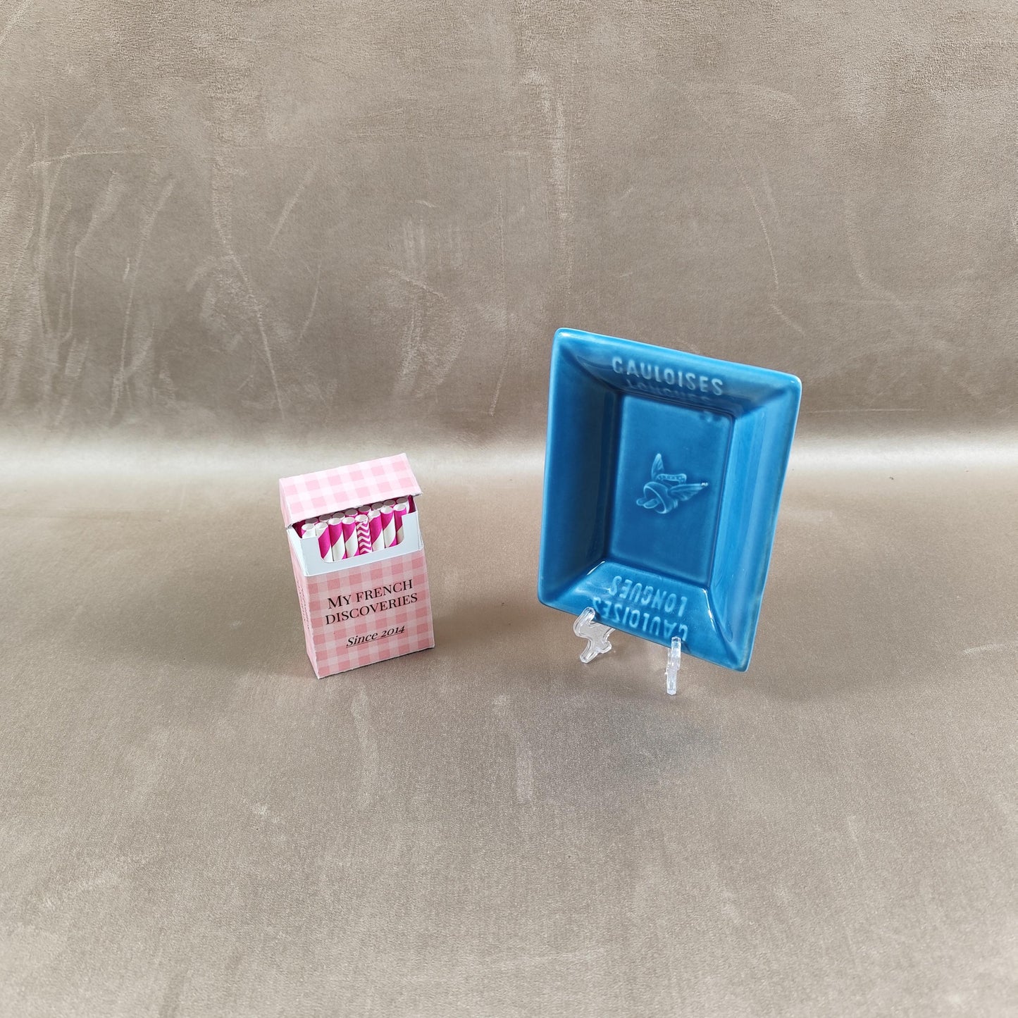 Cendrier publicitaire Gauloises Longues en faïence bleue GIEN France