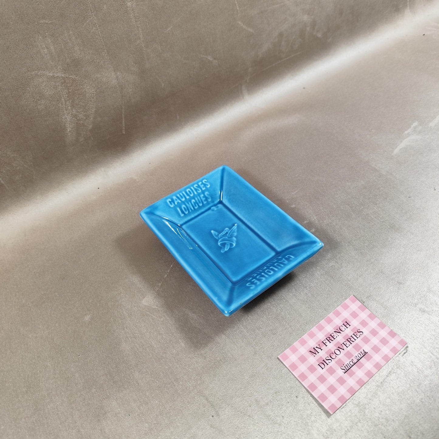 Cendrier publicitaire Gauloises Longues en faïence bleue GIEN France