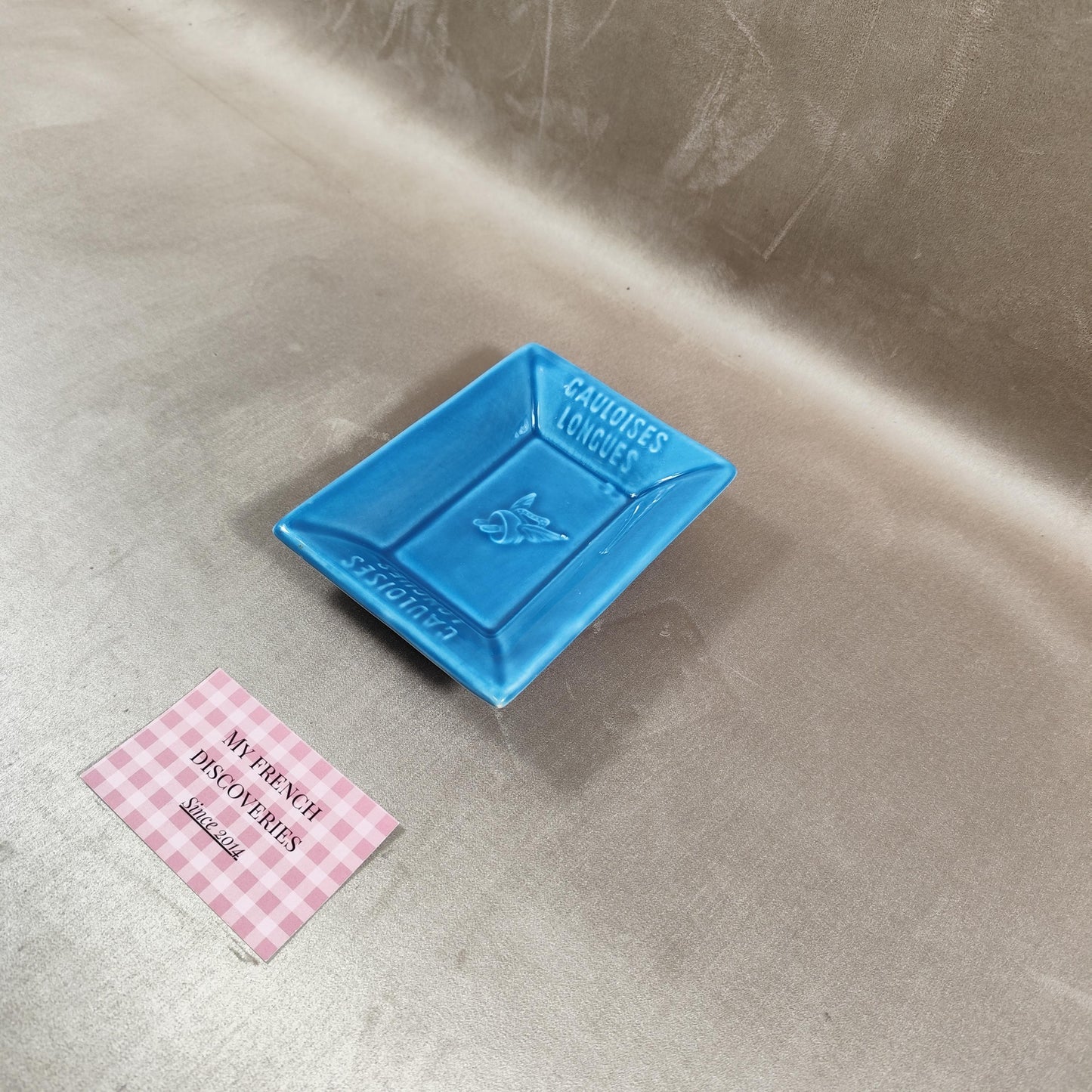 Cendrier publicitaire Gauloises Longues en faïence bleue GIEN France