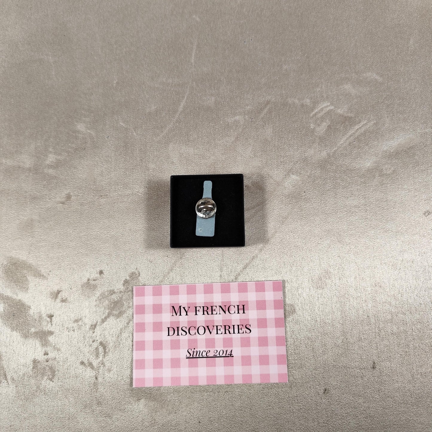 Pins Perrier-Jouët Belle Époque Champagne français Objet publicitaire