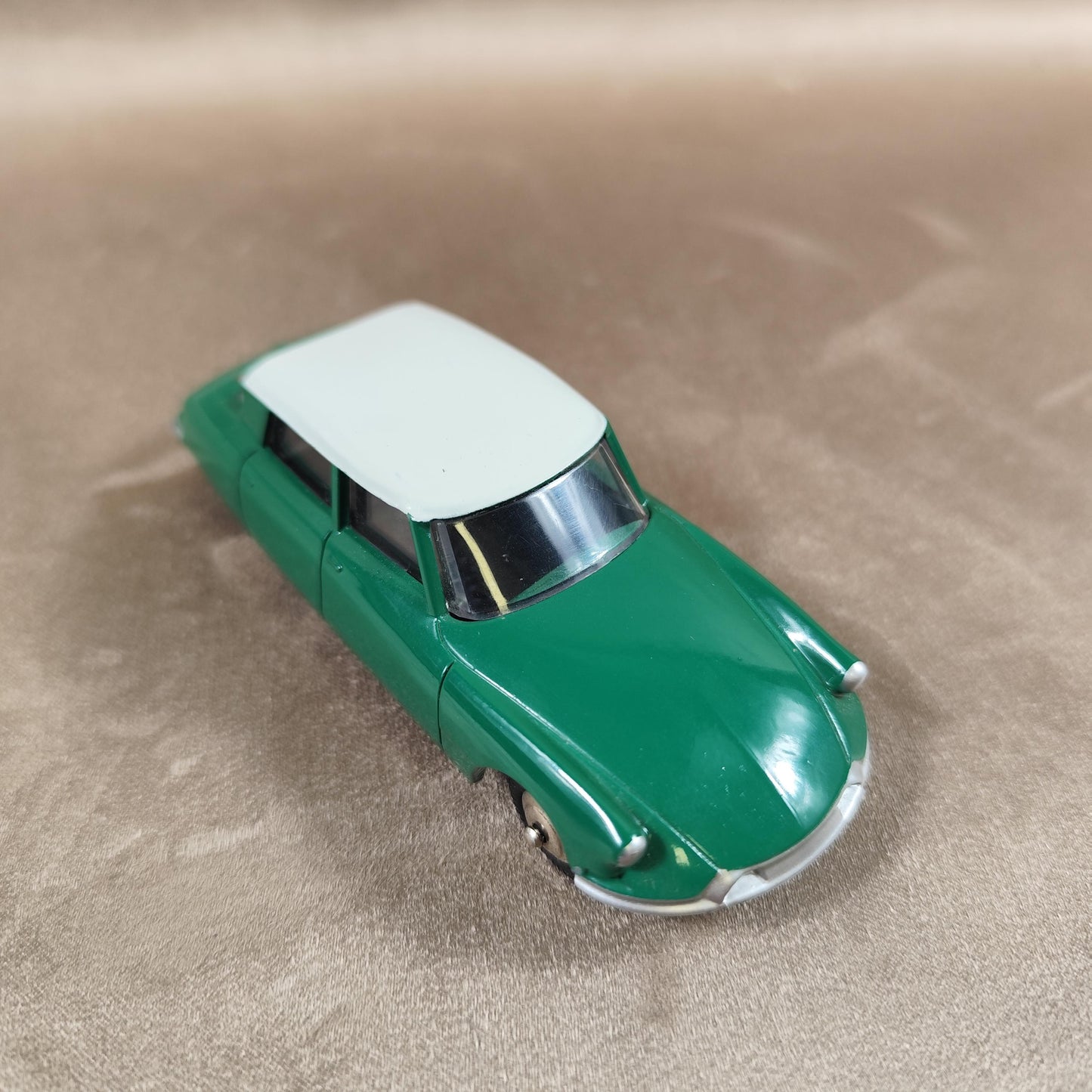 Voiture miniature Citroën DS 19 Dinky Toys Éditions Atlas Avec boîte et certificat