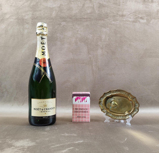 Cendrier Moët & Chandon en laiton doré Décor vigne Champagne vintage
