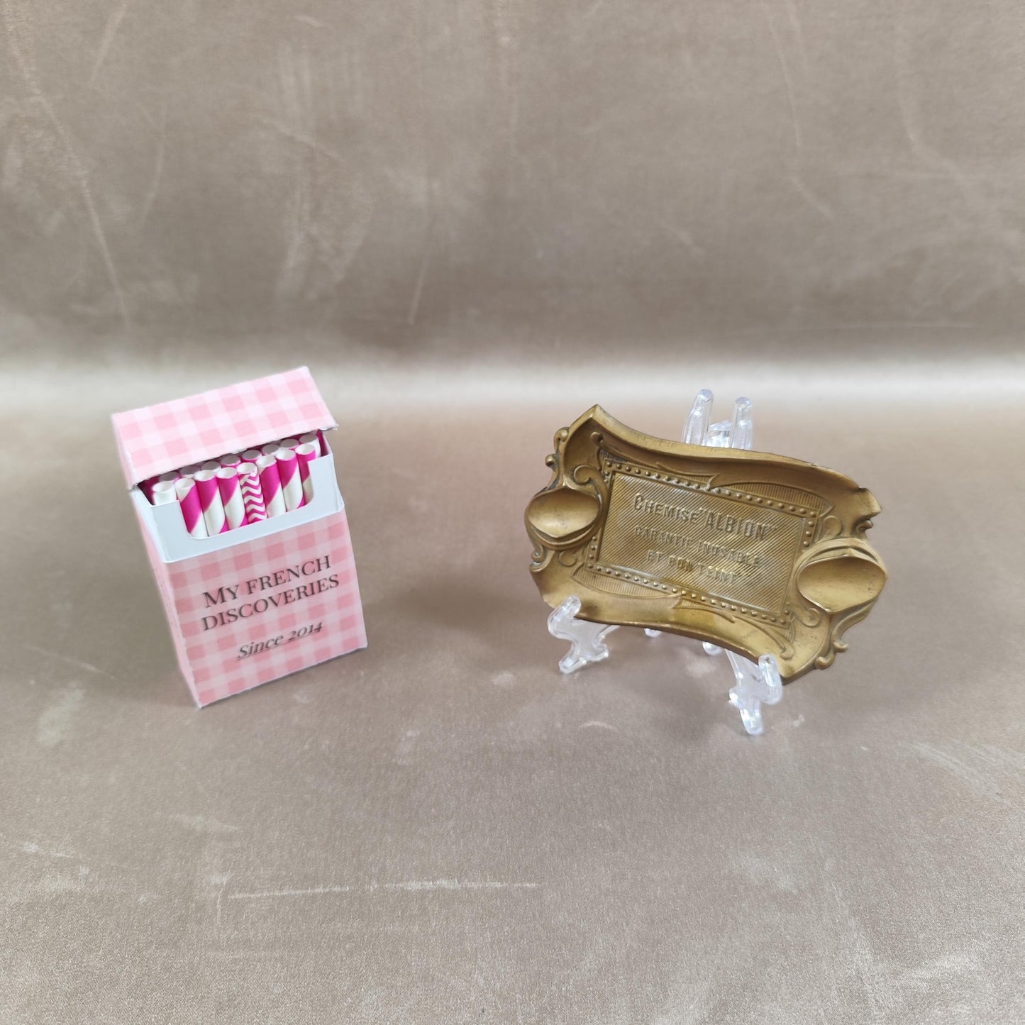 Cendrier publicitaire Chemise Albion en métal Objet ancien Publicité française