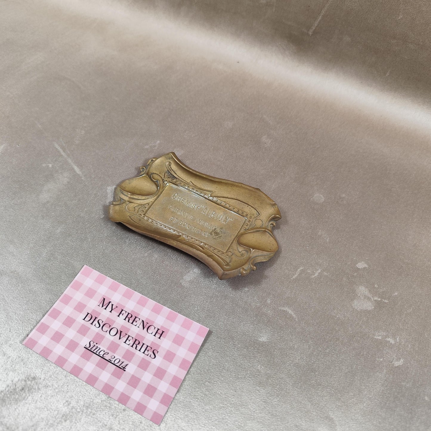 Cendrier publicitaire Chemise Albion en métal Objet ancien Publicité française