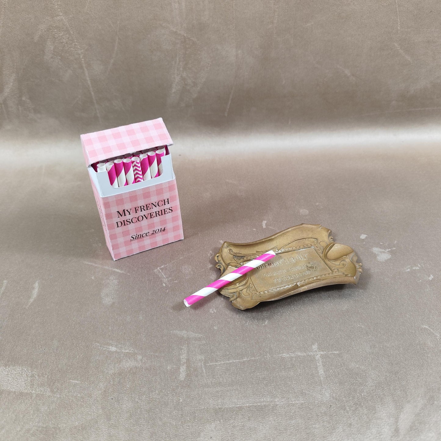 Cendrier publicitaire Chemise Albion en métal Objet ancien Publicité française