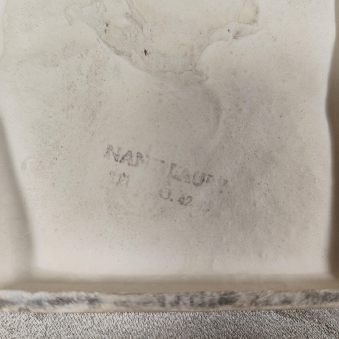 Cendrier publicitaire en porcelaine en forme denveloppe Réfrigérateurs Sigma-Frigo-Therm  Lyon