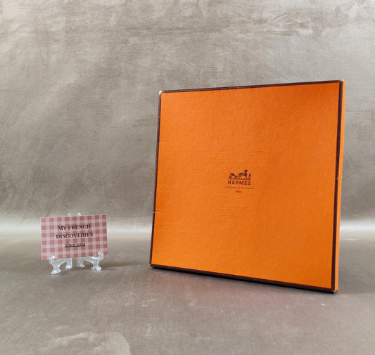 Boîte Hermès originale pour carré en soie Boîte orange Hermès Paris