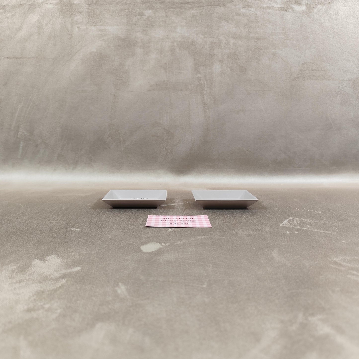 Lot de 2 cendriers publicitaires Laurent-Perrier en porcelaine Champagne Revol