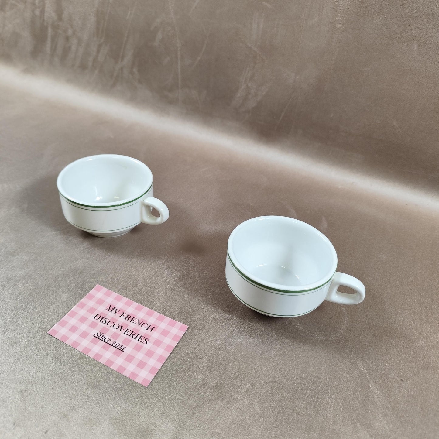 Paire de tasses anciennes en porcelaine blanche Filet vert Moulin des Loups Orchies