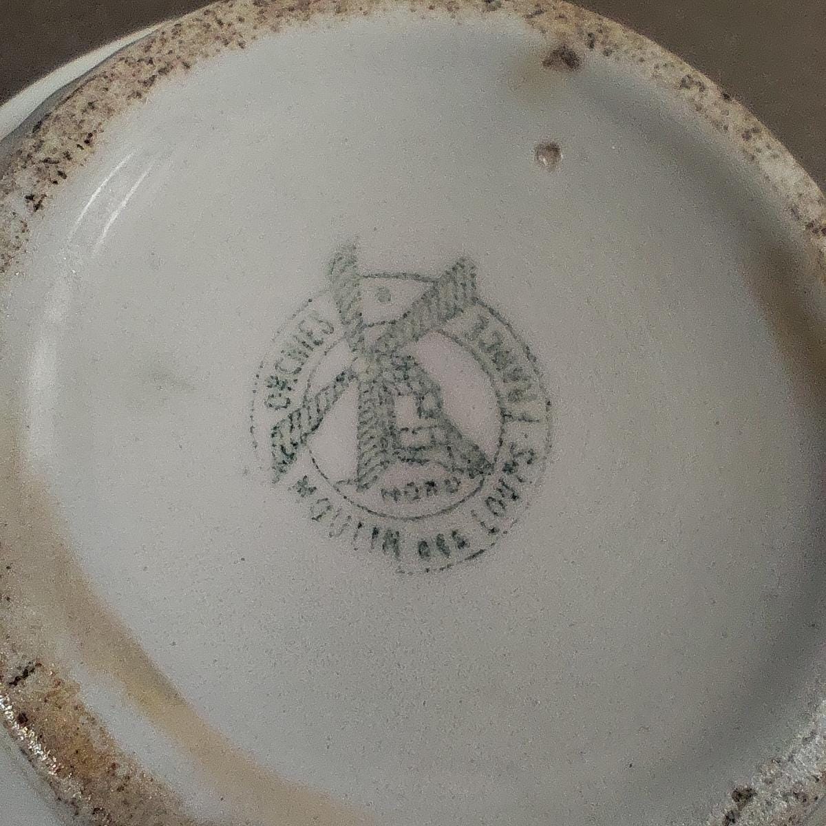 Paire de tasses anciennes en porcelaine blanche Filet vert Moulin des Loups Orchies