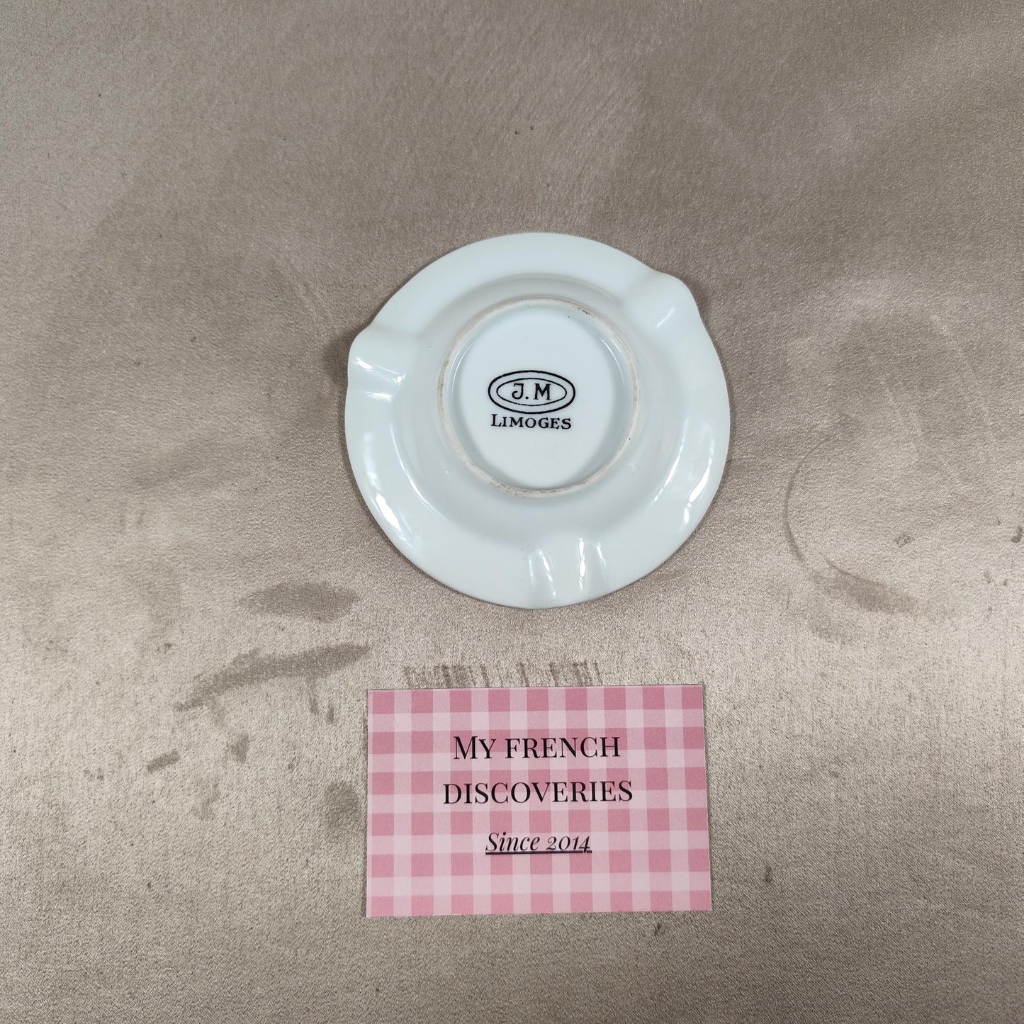 Cendrier publicitaire Le Secours Cies d'Assurances en porcelaine de Limoges Dorure