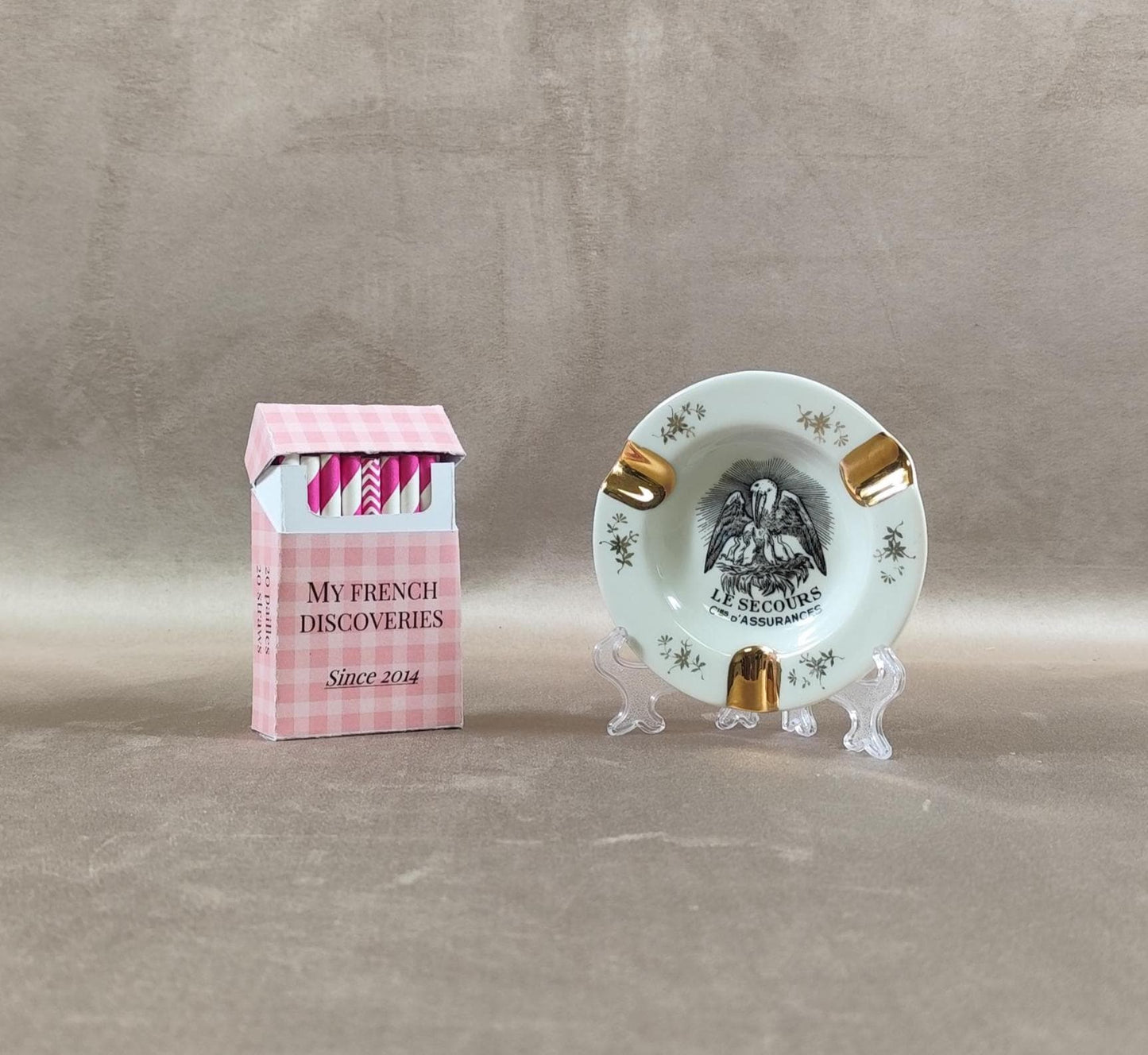 Cendrier publicitaire Le Secours Cies d'Assurances en porcelaine de Limoges Dorure