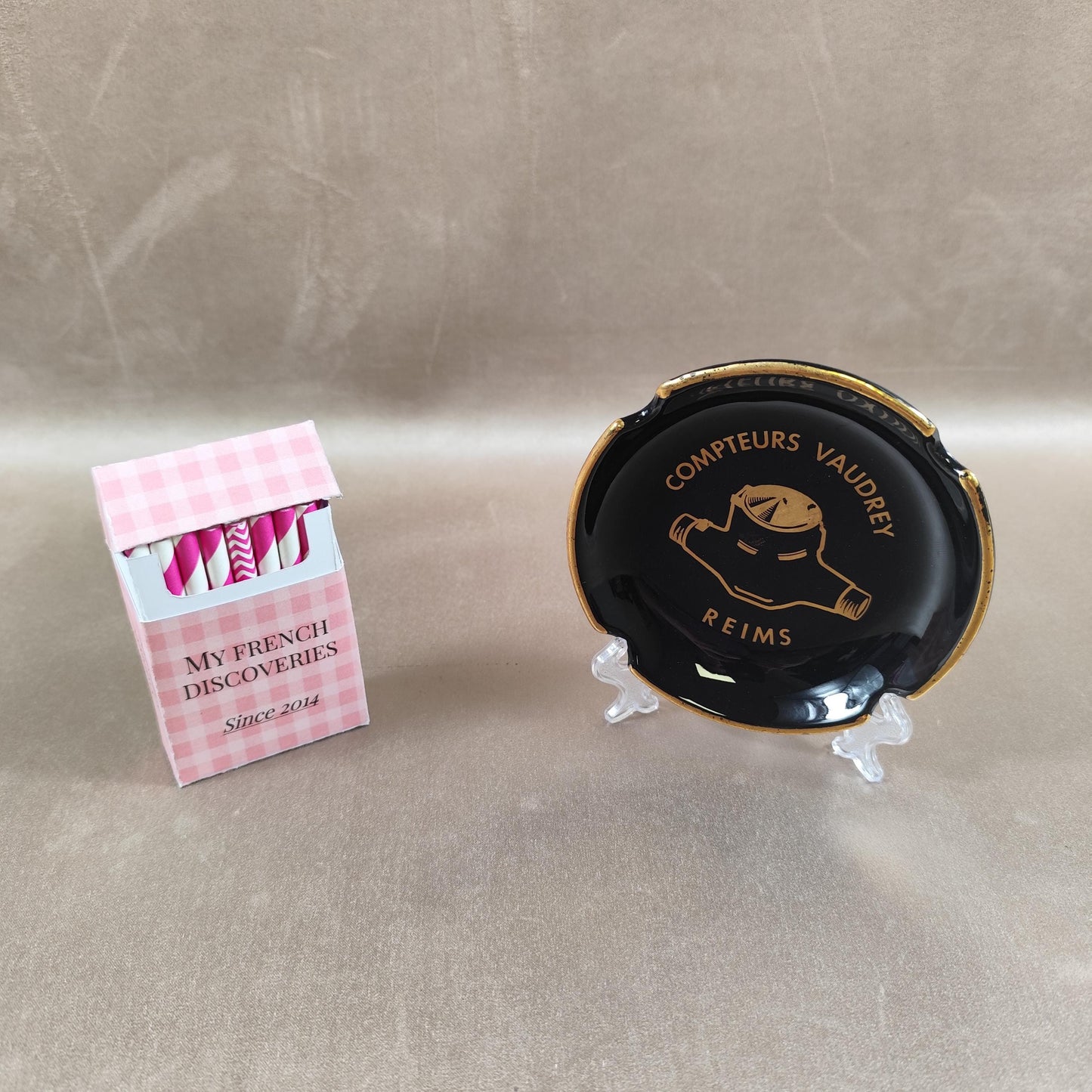 Cendrier publicitaire Compteurs Vaudrey en céramique noire  Reims