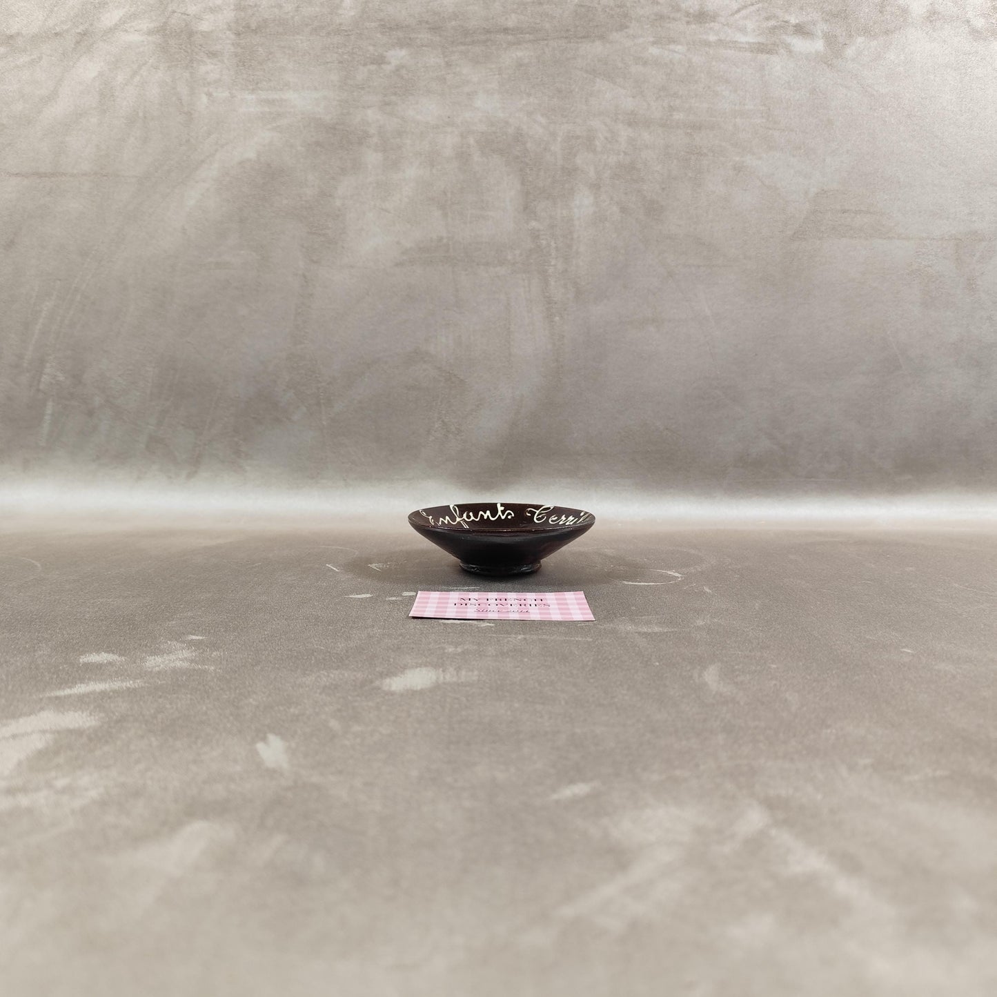 Cendrier Les Enfants Terribles Paris Megève Céramique brune vintage