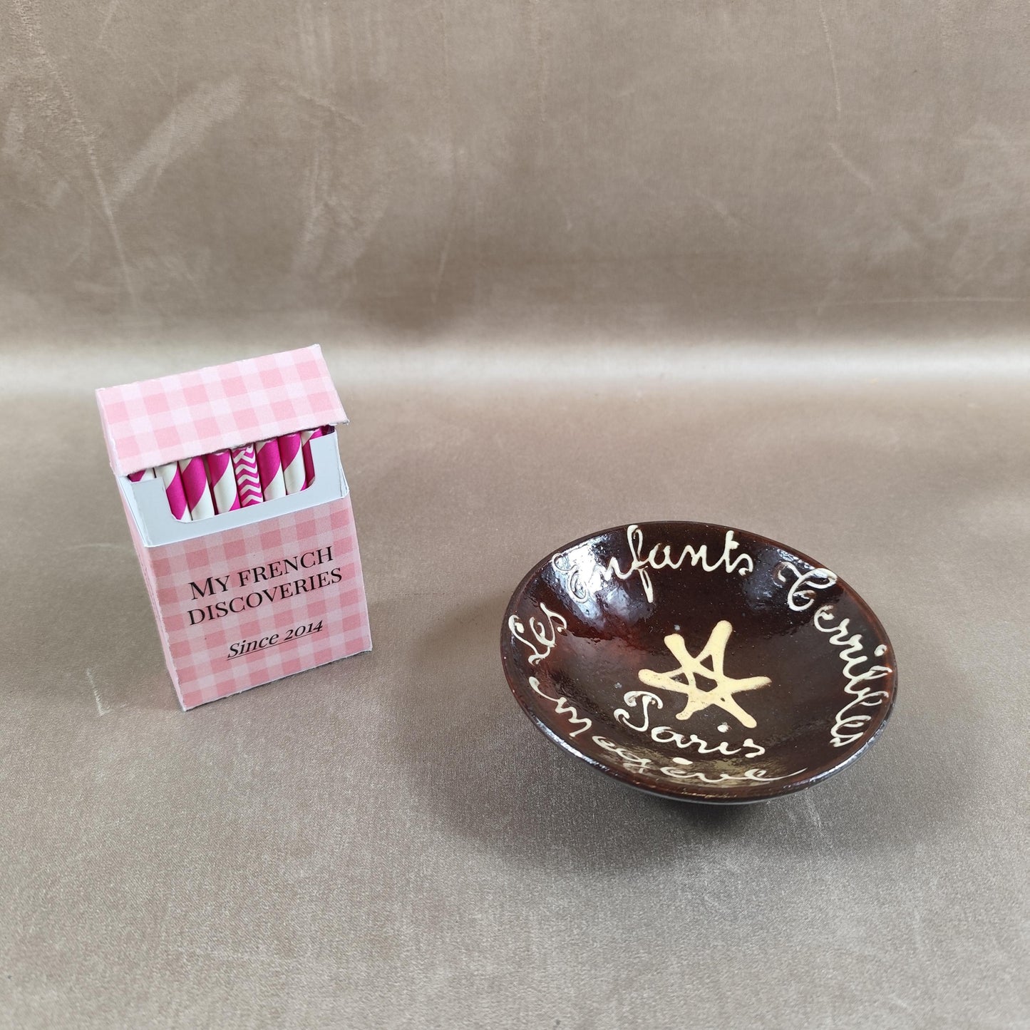 Cendrier Les Enfants Terribles Paris Megève Céramique brune vintage