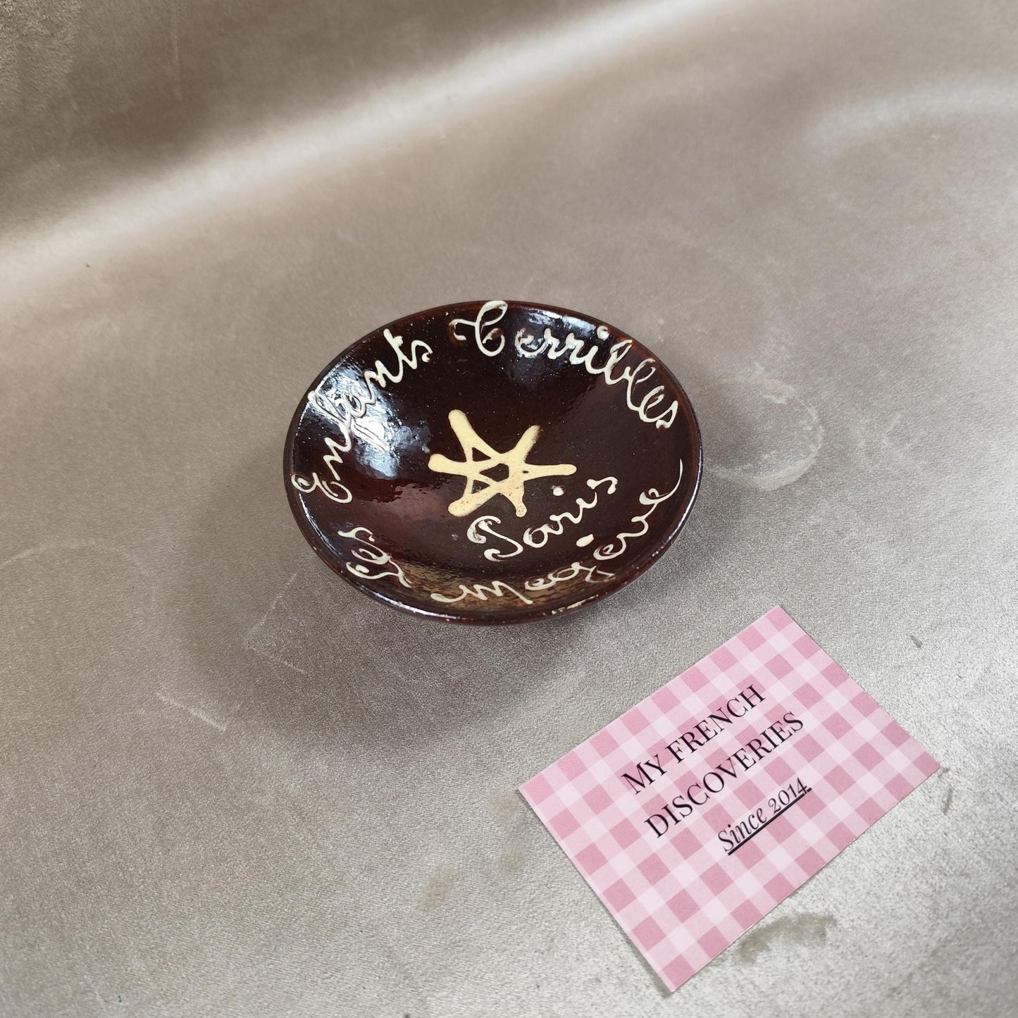 Cendrier Les Enfants Terribles Paris Megève Céramique brune vintage