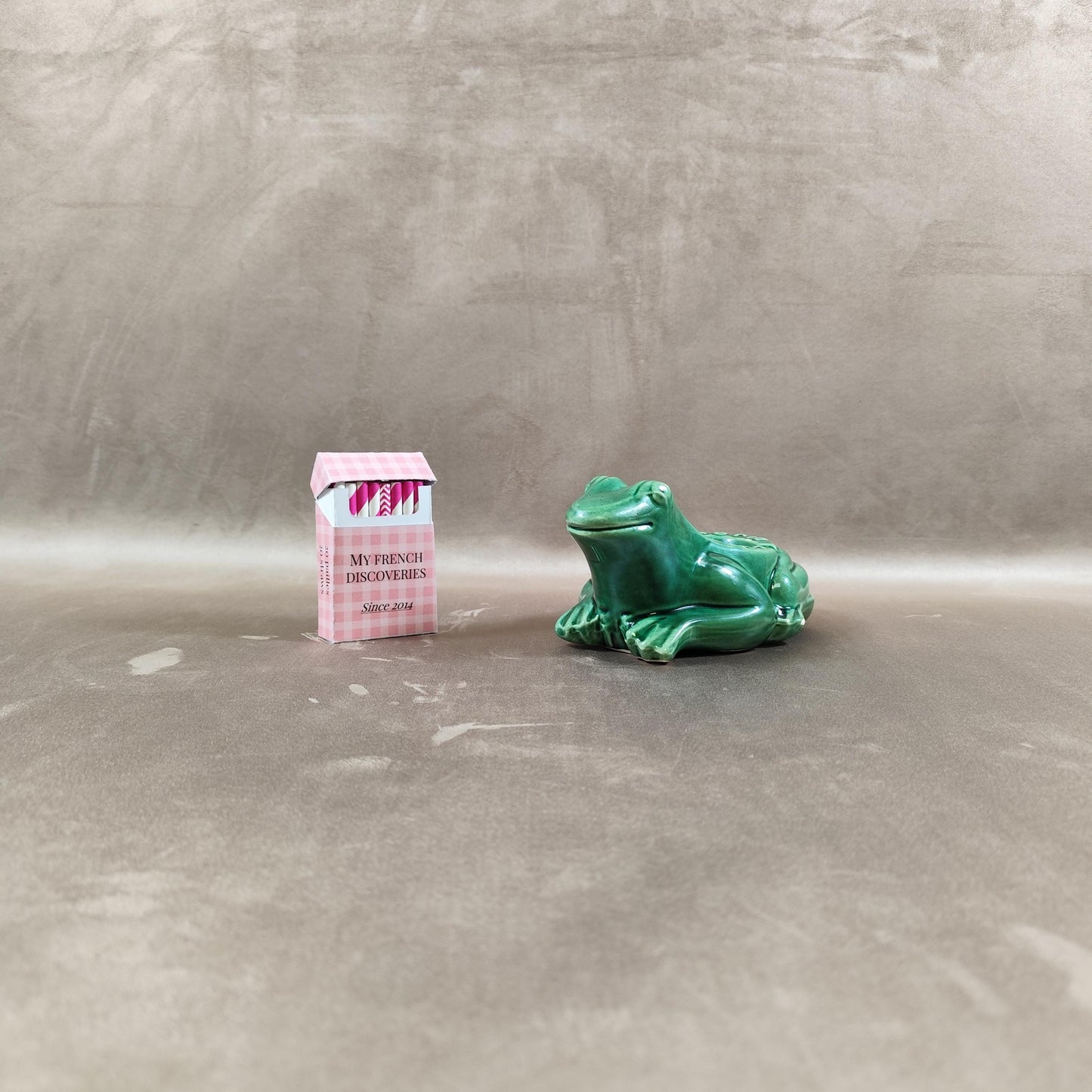 Cendrier publicitaire grenouille LHéritier-Guyot en céramique verte Dijon